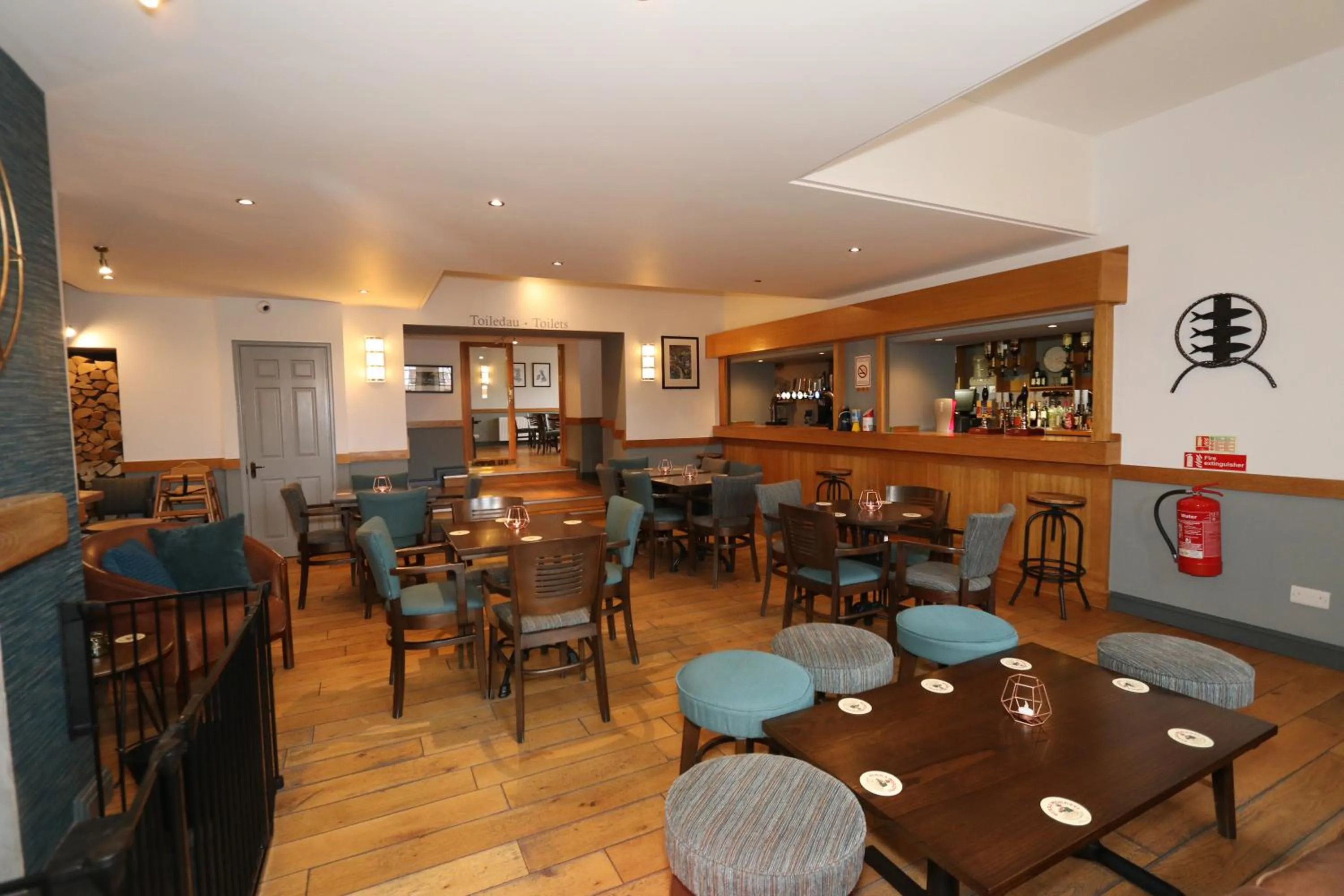 Lounge or bar in Gwesty Nanhoron Arms Hotel
