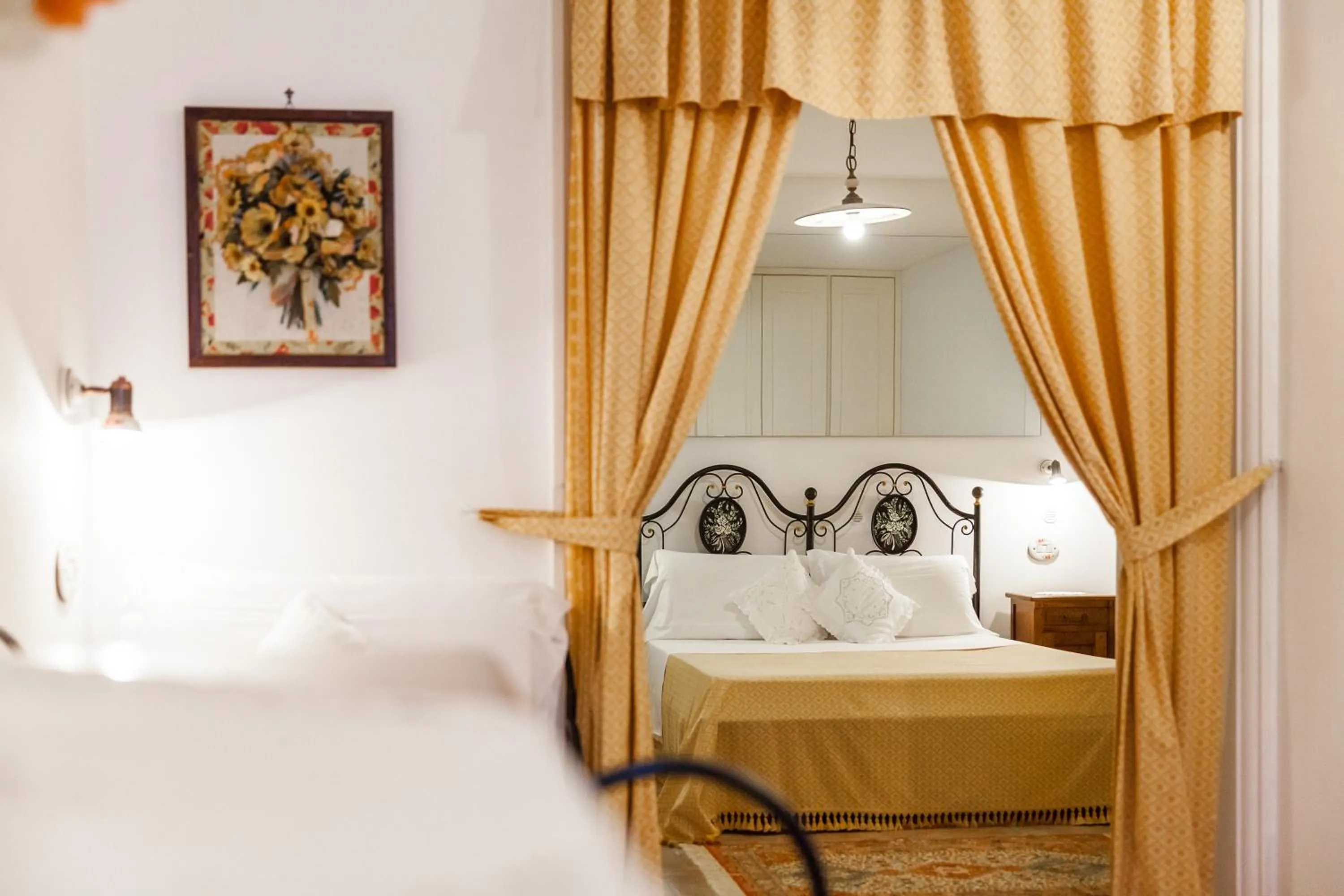 Decorative detail, Bed in Agriturismo Salinola