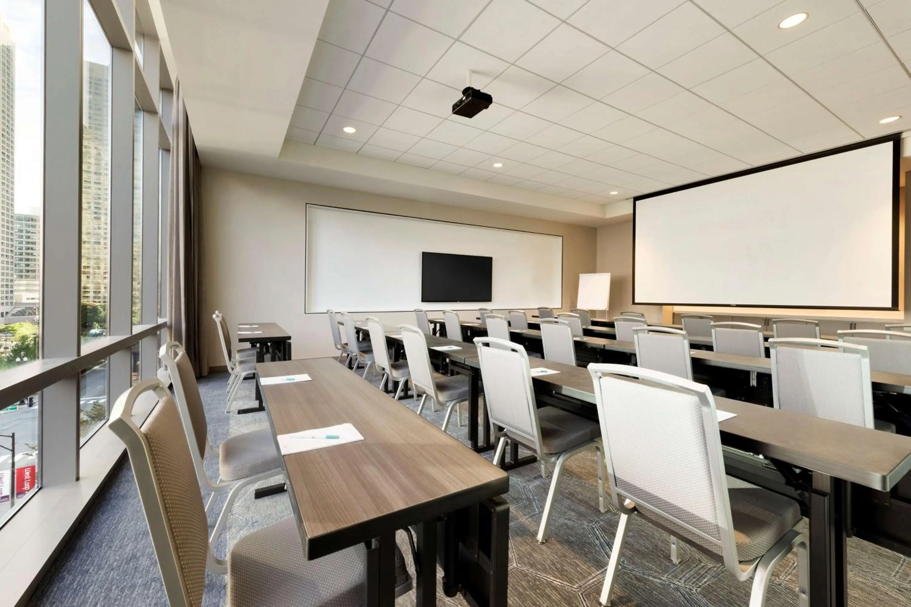 Meeting/conference room in Hampton Inn Chicago West Loop Fulton Market Area