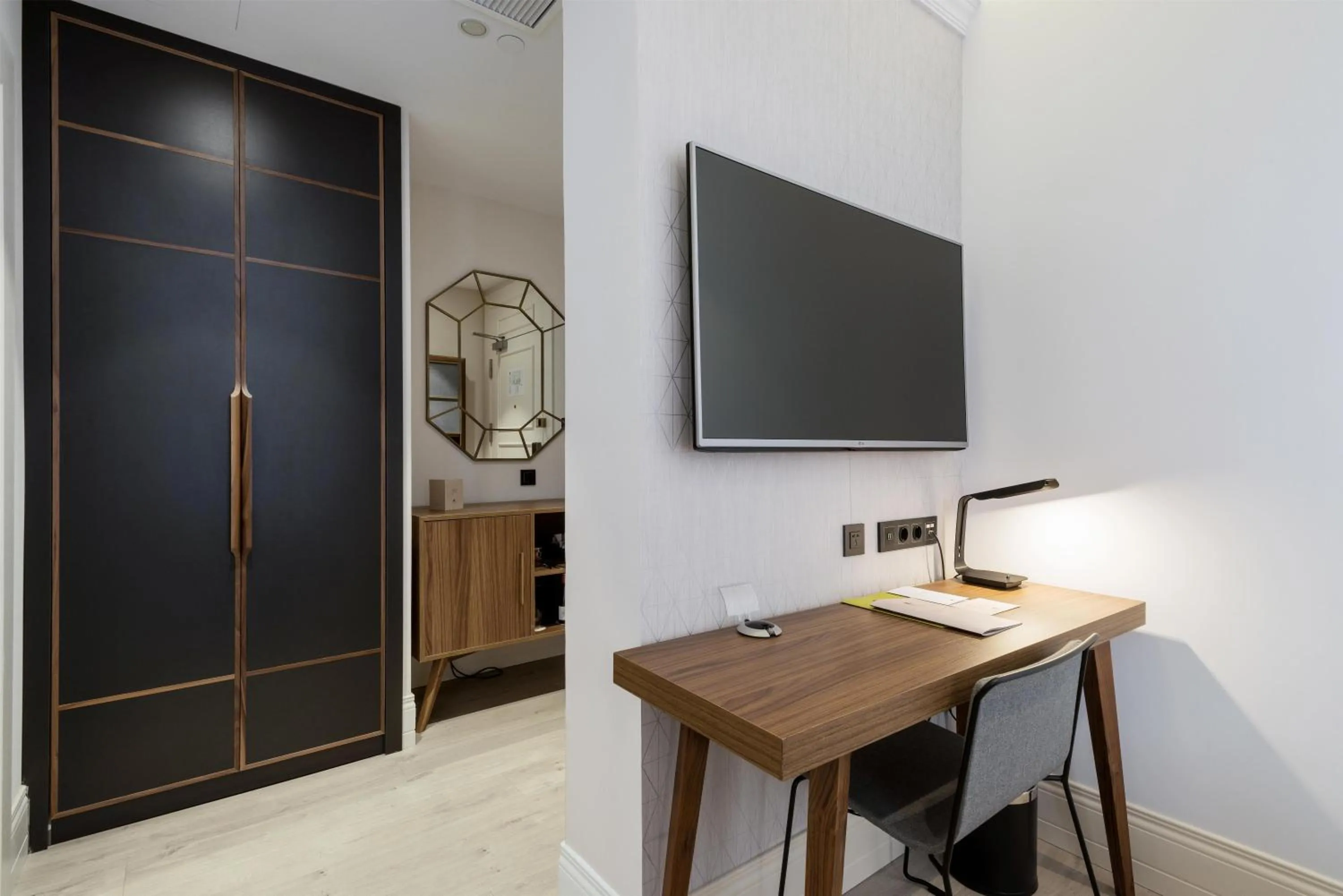 Bedroom in DoubleTree by Hilton Madrid-Prado