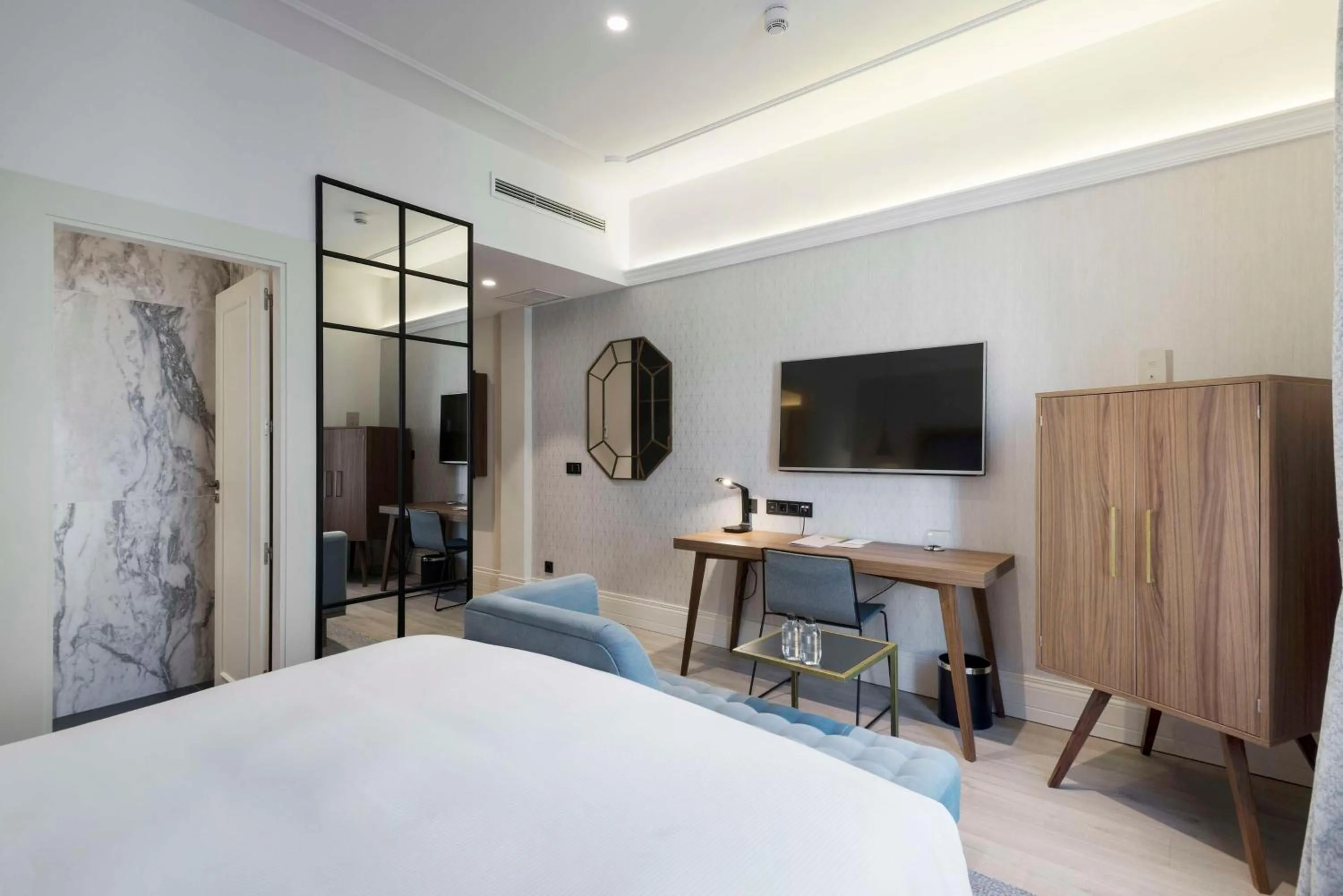 Bedroom, Bed in DoubleTree by Hilton Madrid-Prado