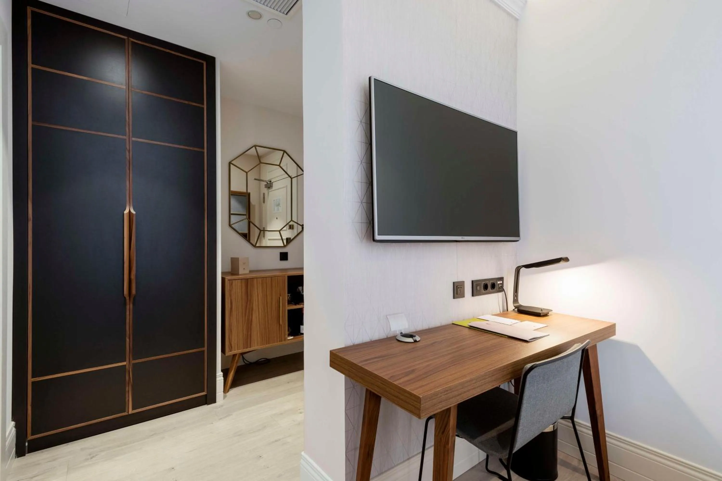 Bedroom in DoubleTree by Hilton Madrid-Prado