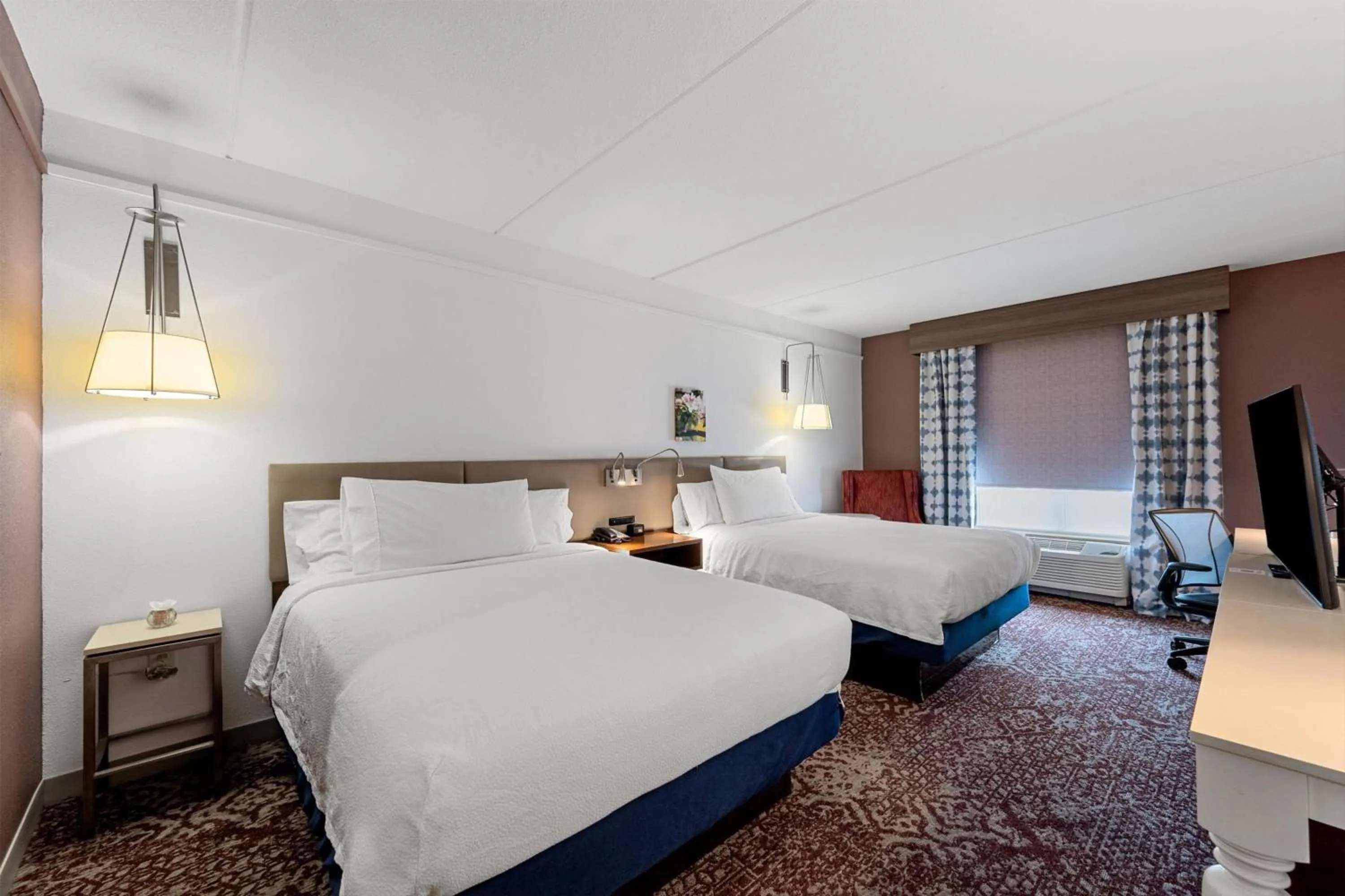 Bed in Hilton Garden Inn Martinsburg