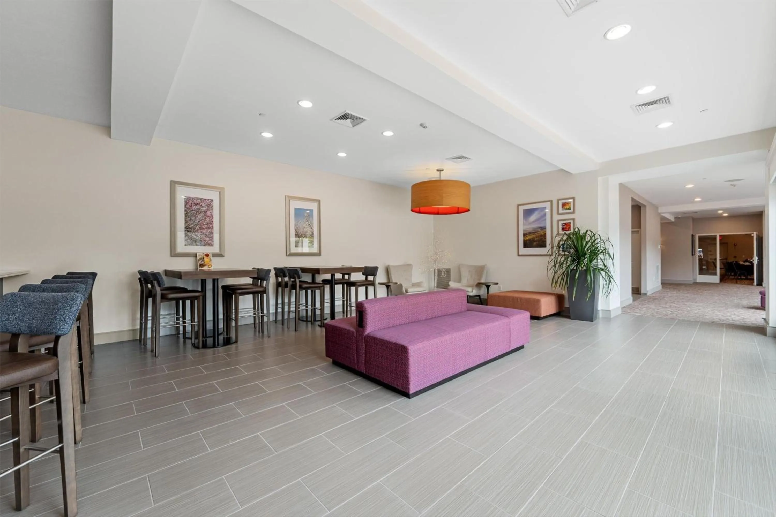 Lounge or bar in Hilton Garden Inn Martinsburg