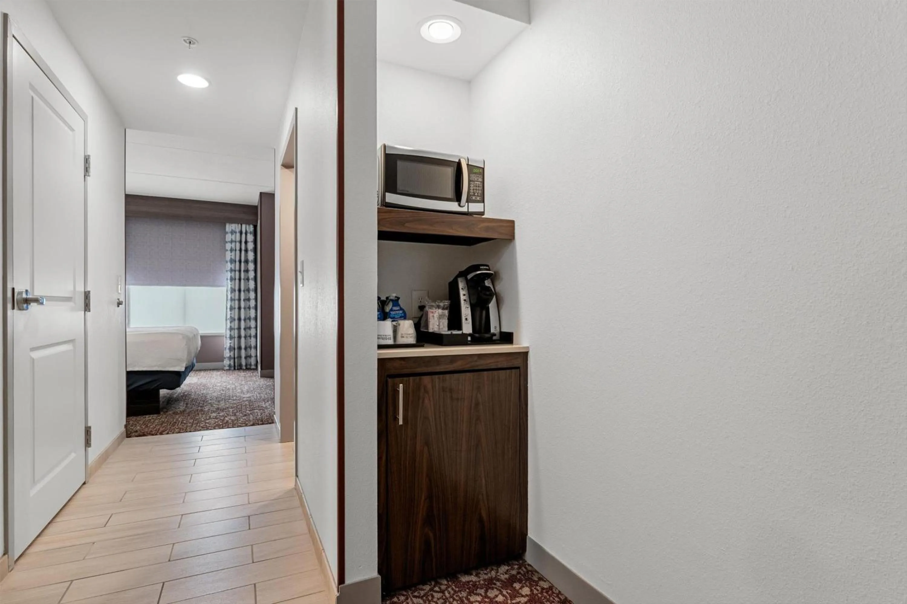 Living room, Bed in Hilton Garden Inn Martinsburg