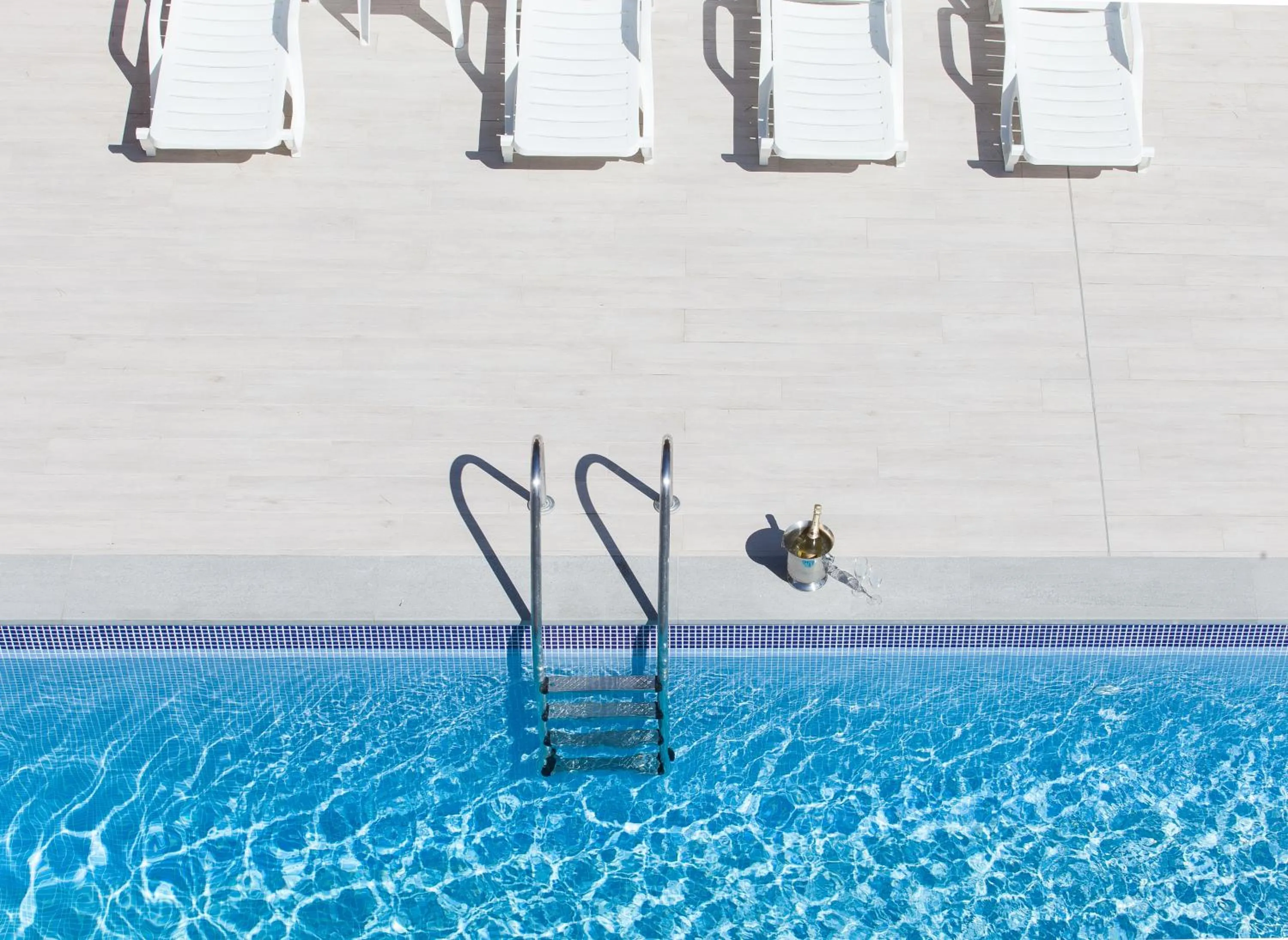 Swimming pool in Typic Art