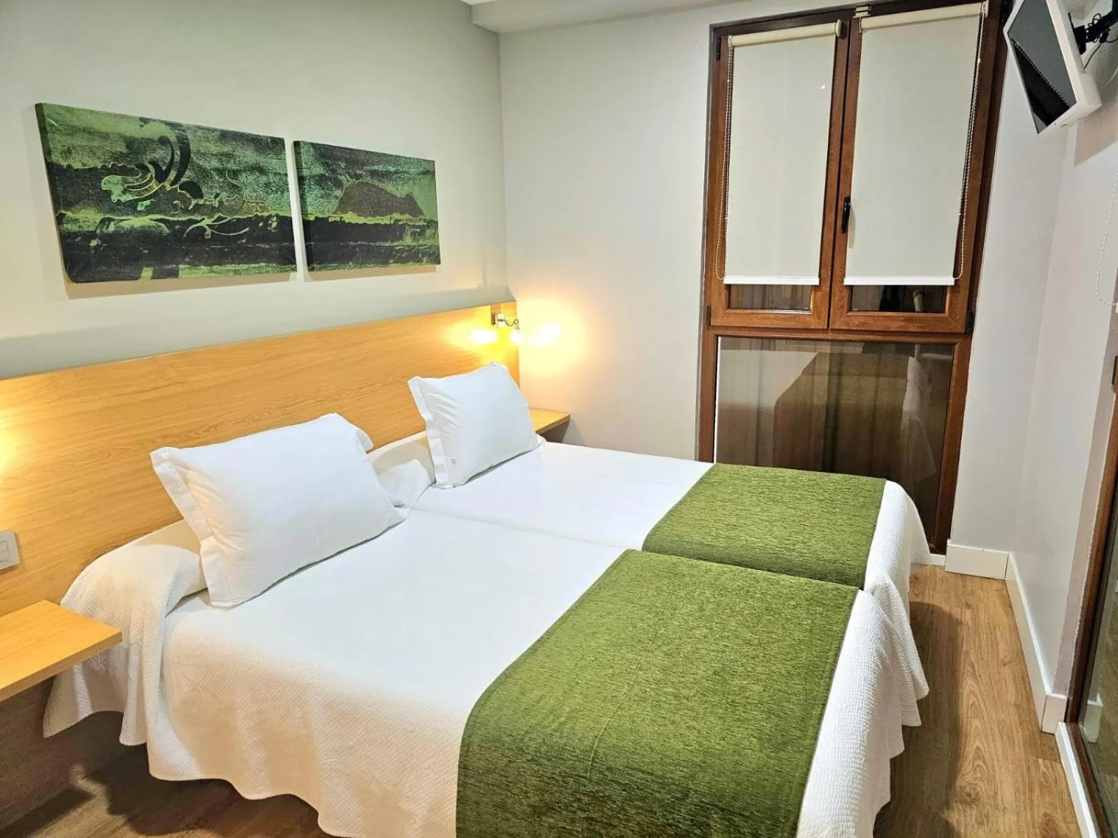 Photo of the whole room, Bed in Hotel Olatu