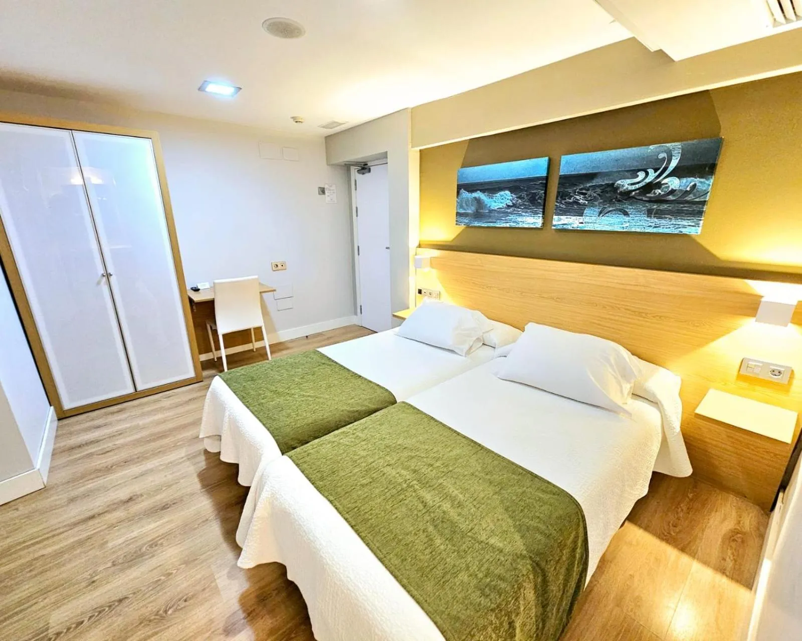 Photo of the whole room, Bed in Hotel Olatu