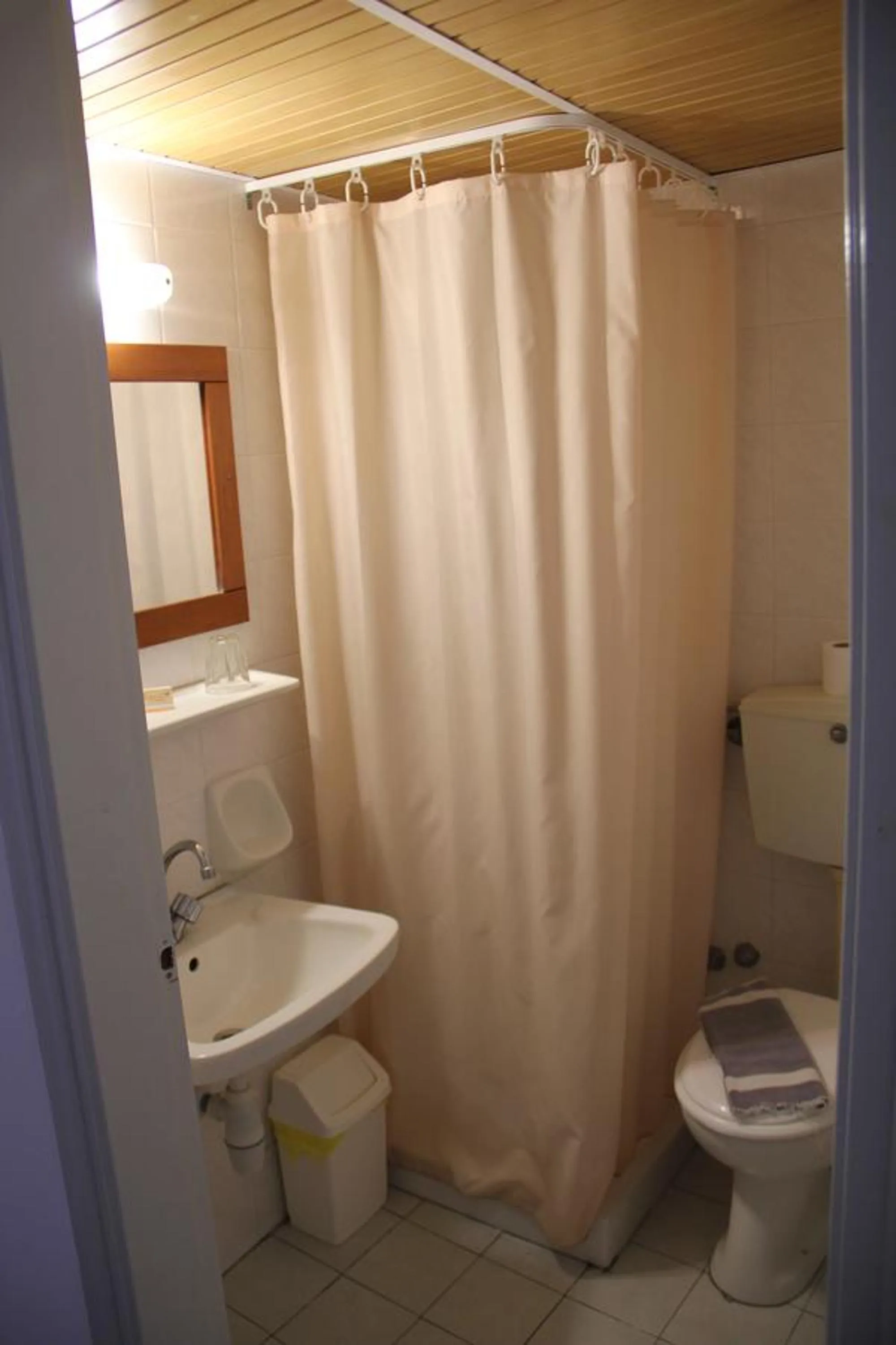 Bathroom in Hotel Alkyon