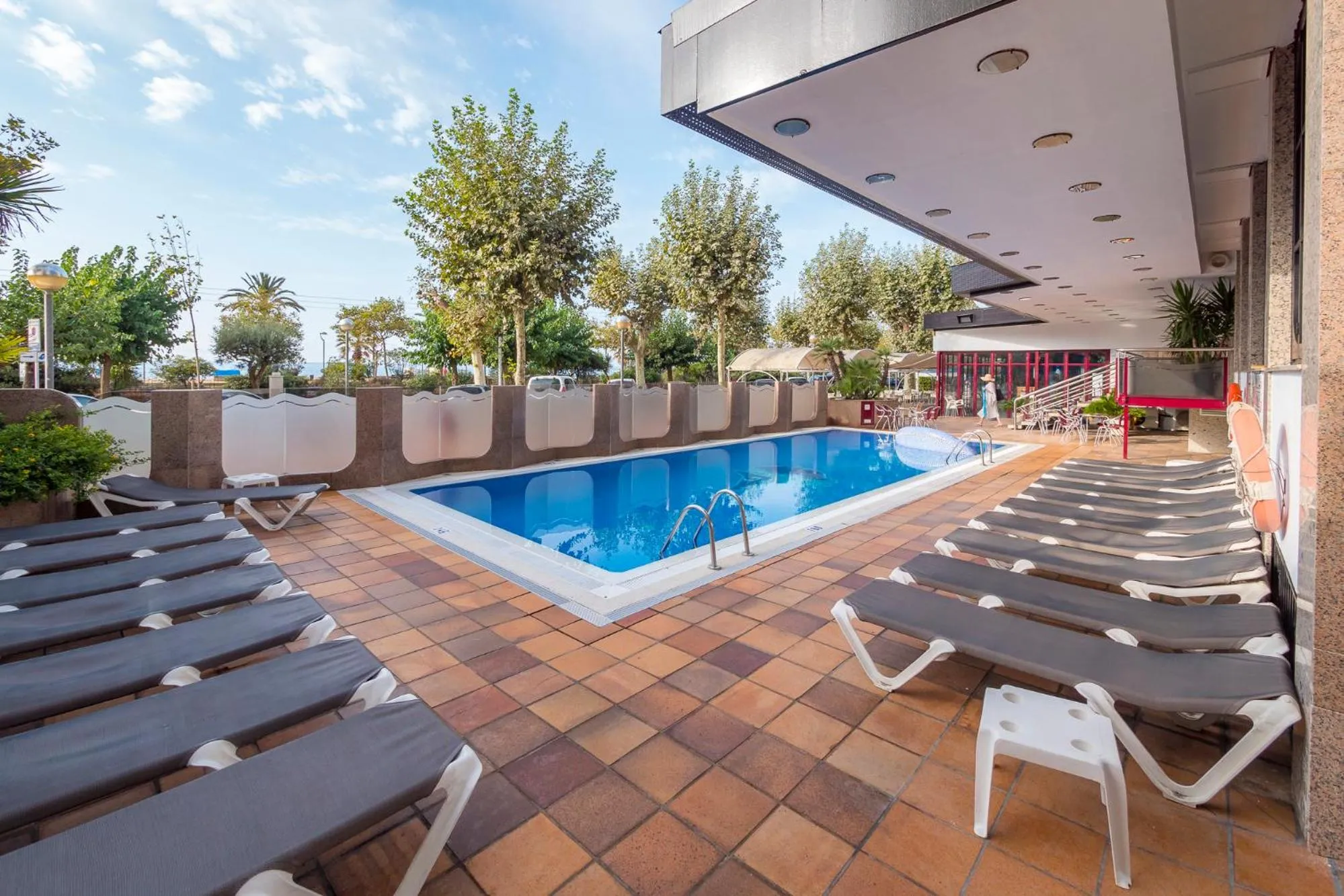 Swimming pool in Checkin Garbí