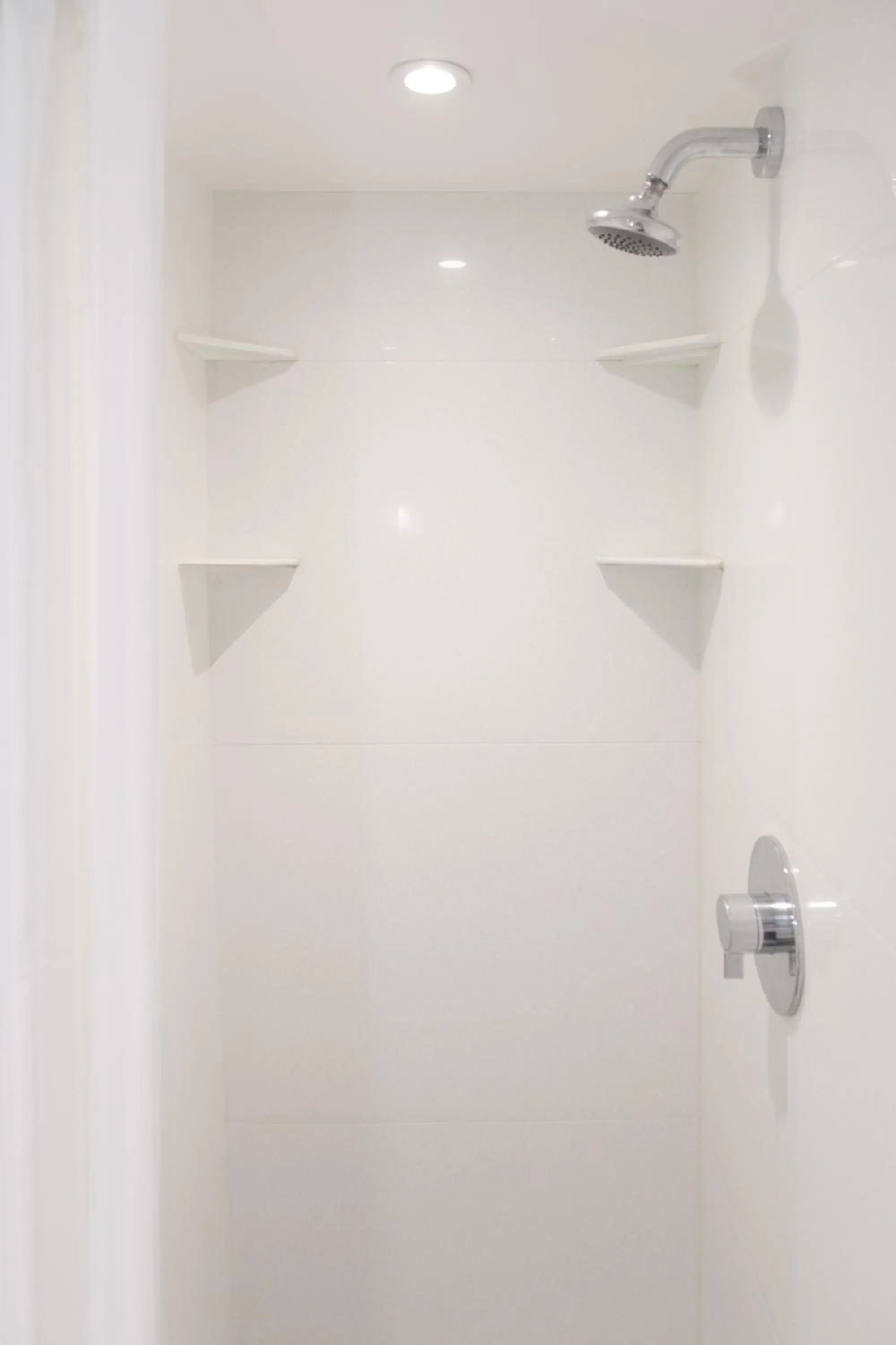 Shower in Astor Kensington Hostel