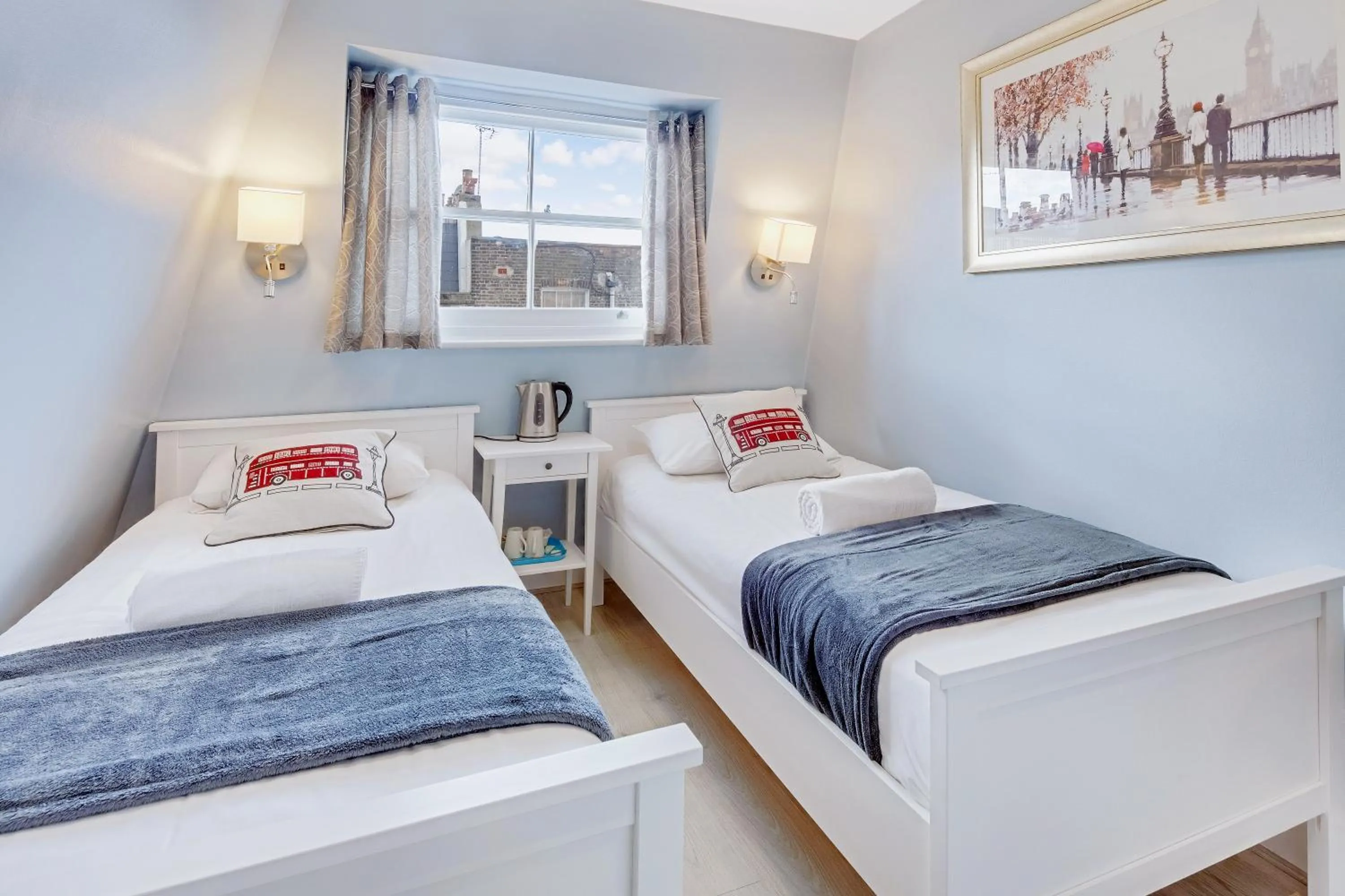 Bed in Astor Kensington Hostel