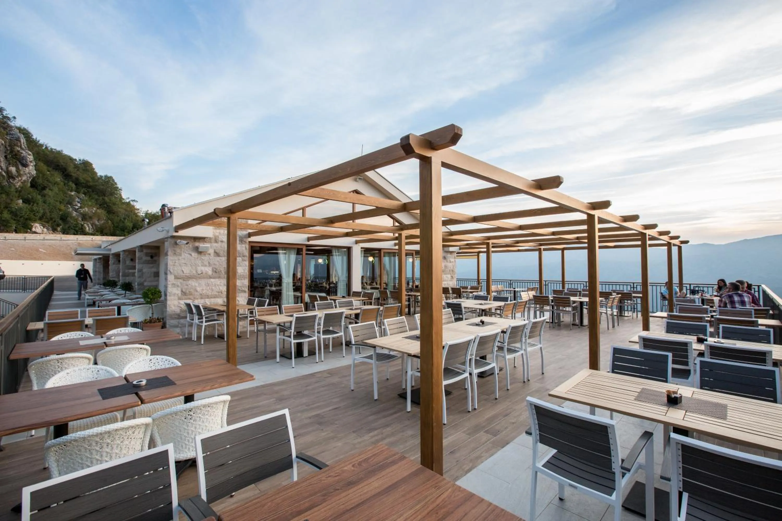 Restaurant/places to eat in Hotel Sokoline