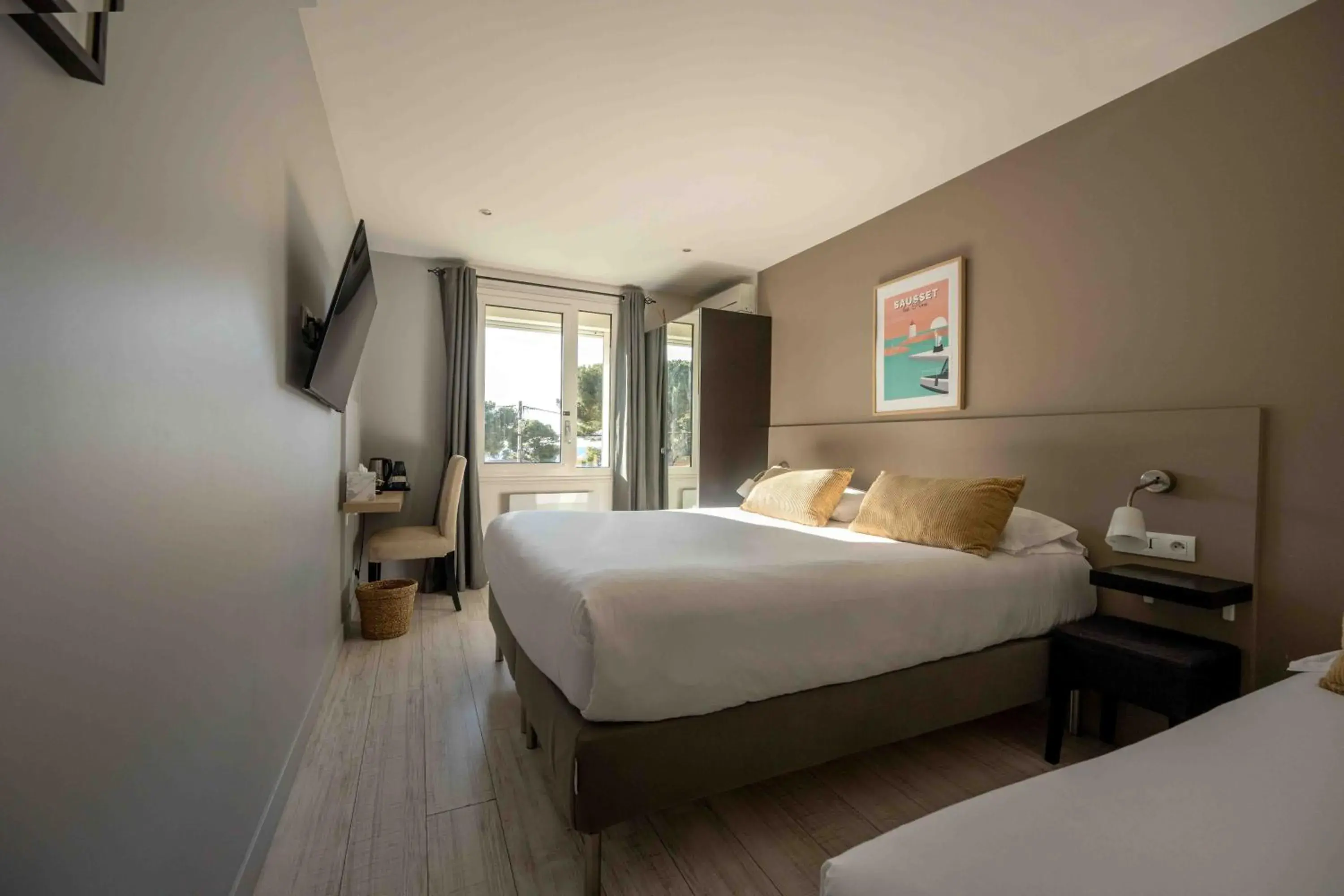 Comfort Triple Room with sea view in Hotel La Tuiliere Comfort Triple Room with sea view in Hotel La Tuiliere