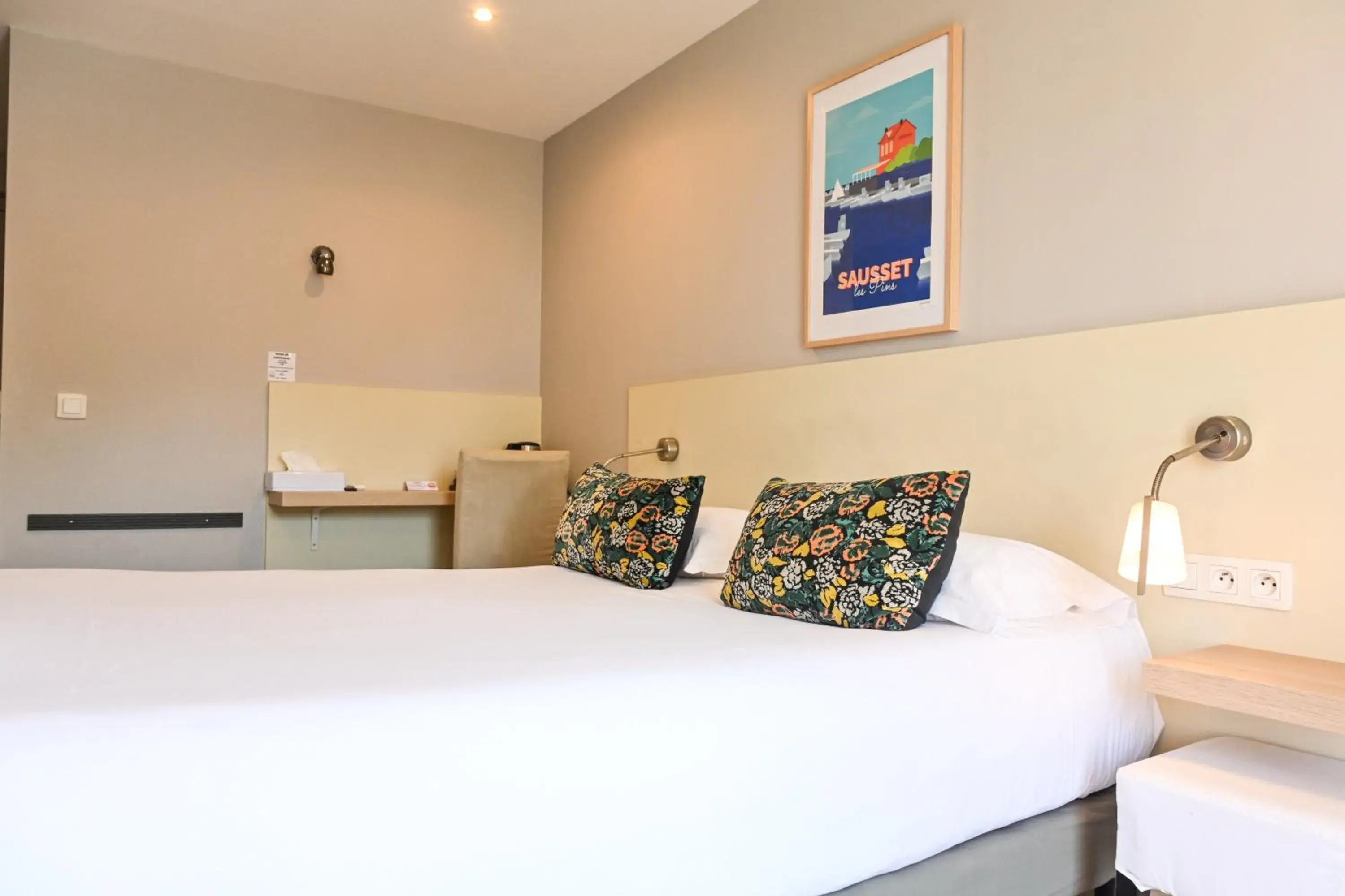 Comfort Double Room with Balcony with Sea View in Hotel La Tuiliere Comfort Double Room with Balcony with Sea View in Hotel La Tuiliere