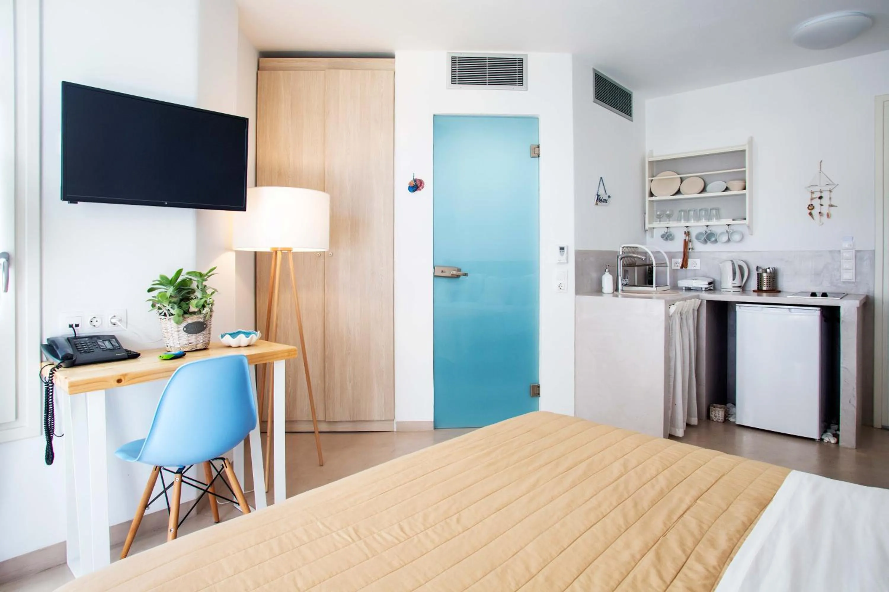 Bedroom, Bed in Anemomiloi Andros