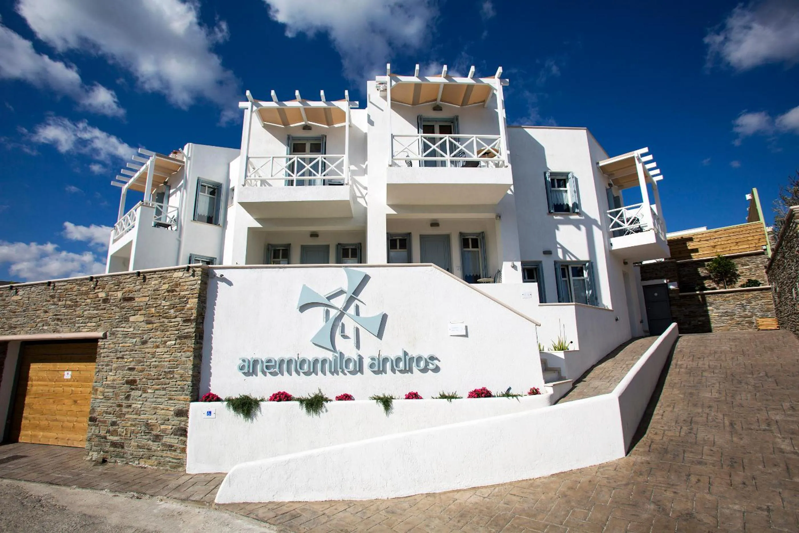 Property building in Anemomiloi Andros