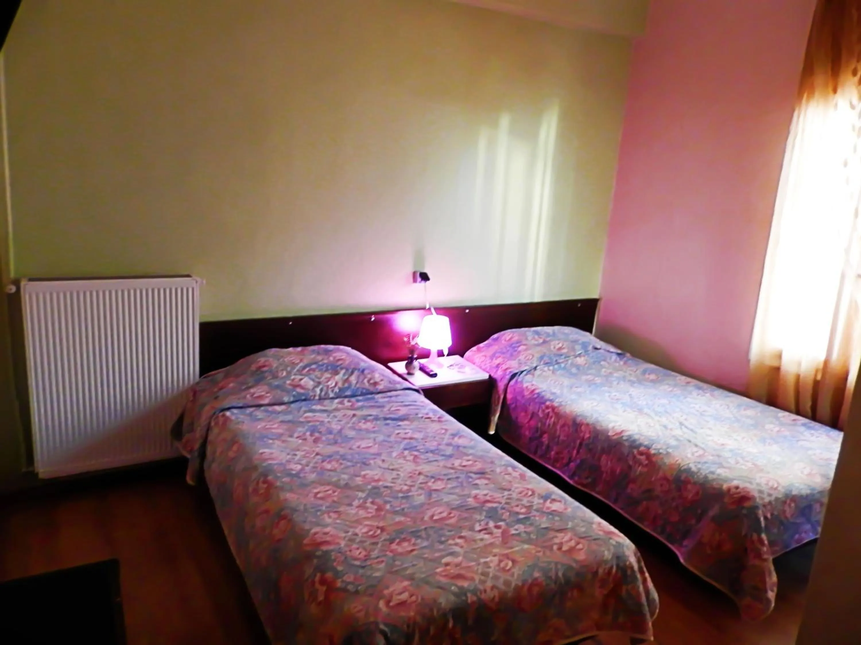 Bedroom, Bed in Akanthos Hotel