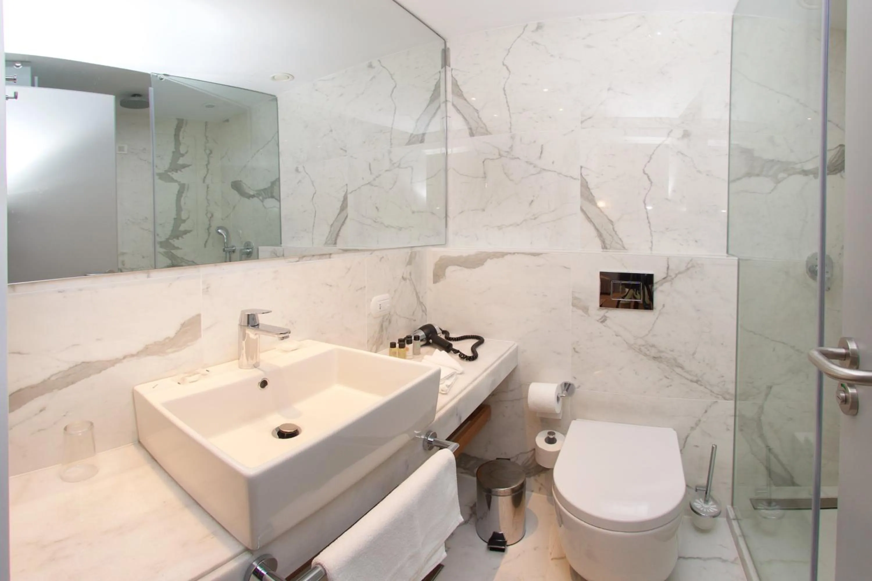 Bathroom in Aenos Hotel