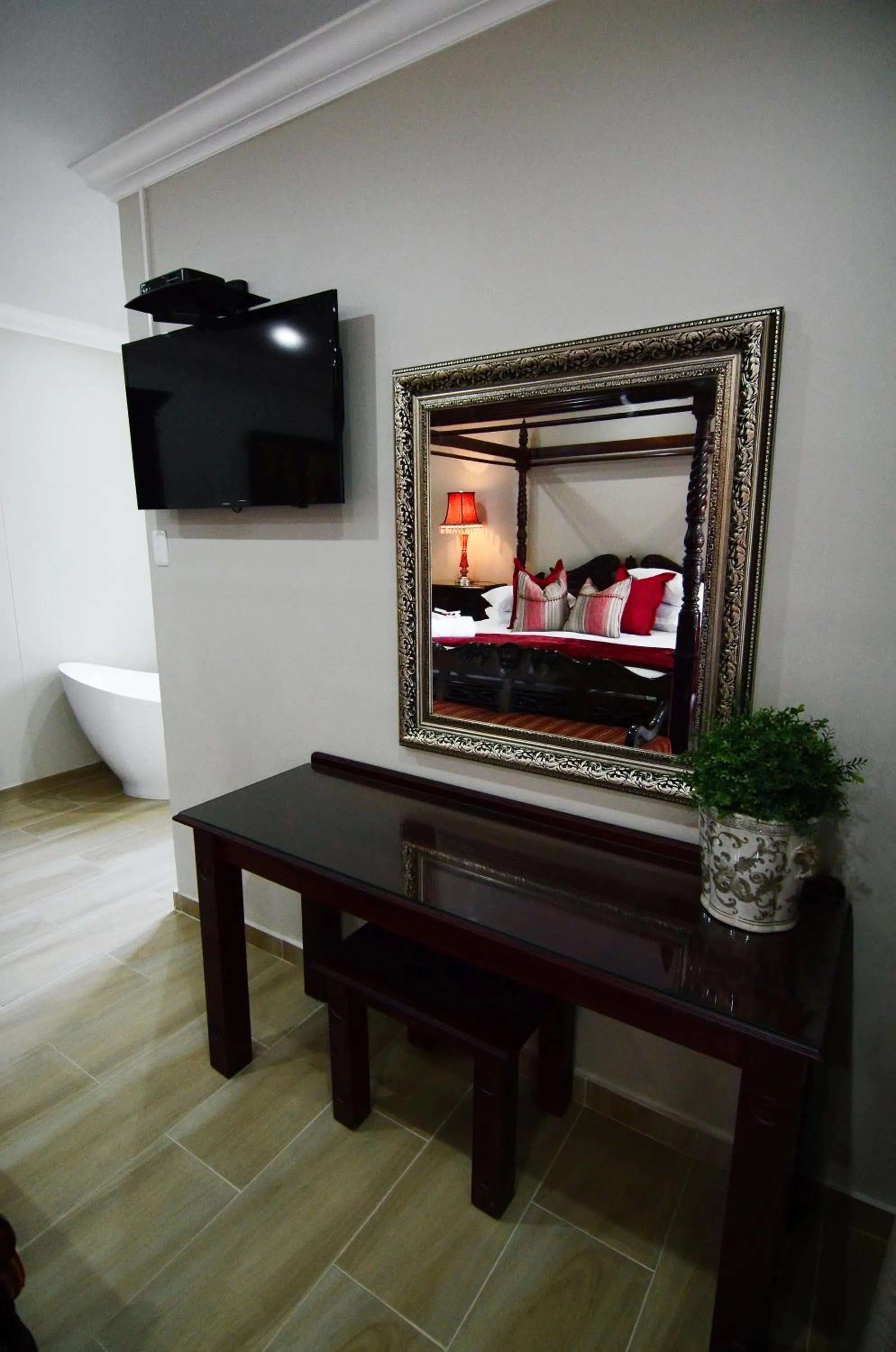 TV and multimedia, Bed in Abella Bed and Breakfast