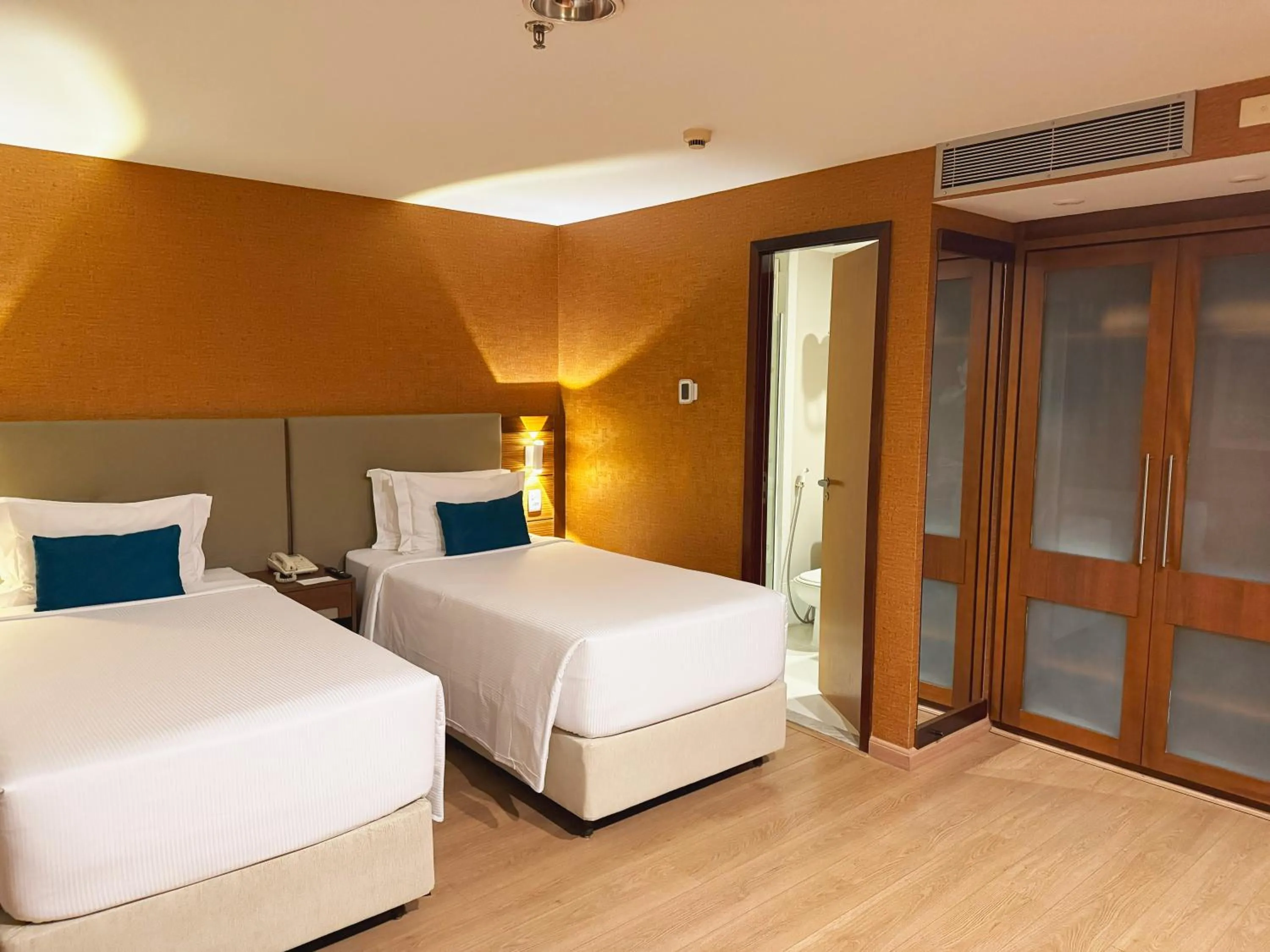 Bed in Wyndham Sao Paulo Ibirapuera Convention Plaza