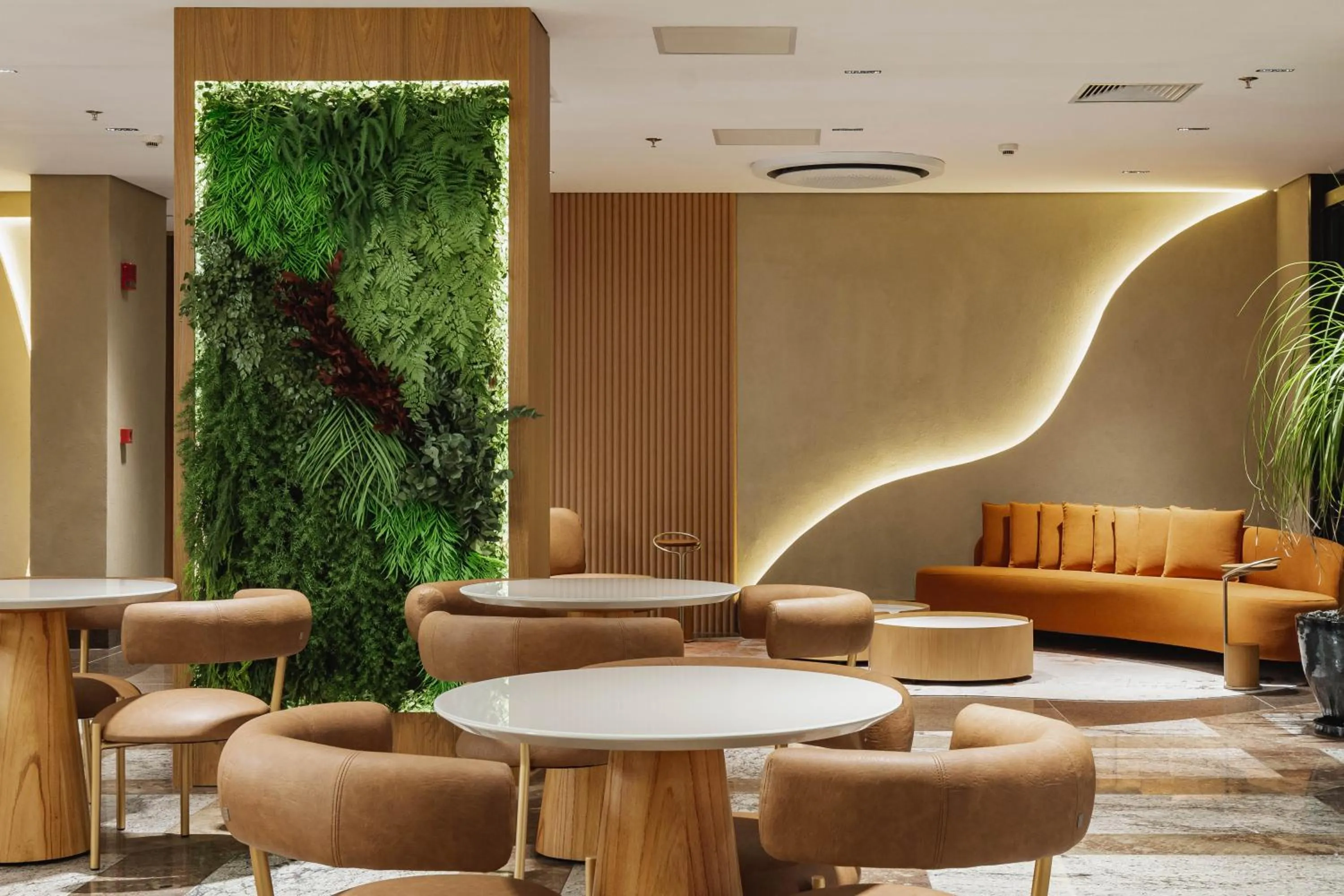 Lounge or bar in Wyndham Sao Paulo Ibirapuera Convention Plaza