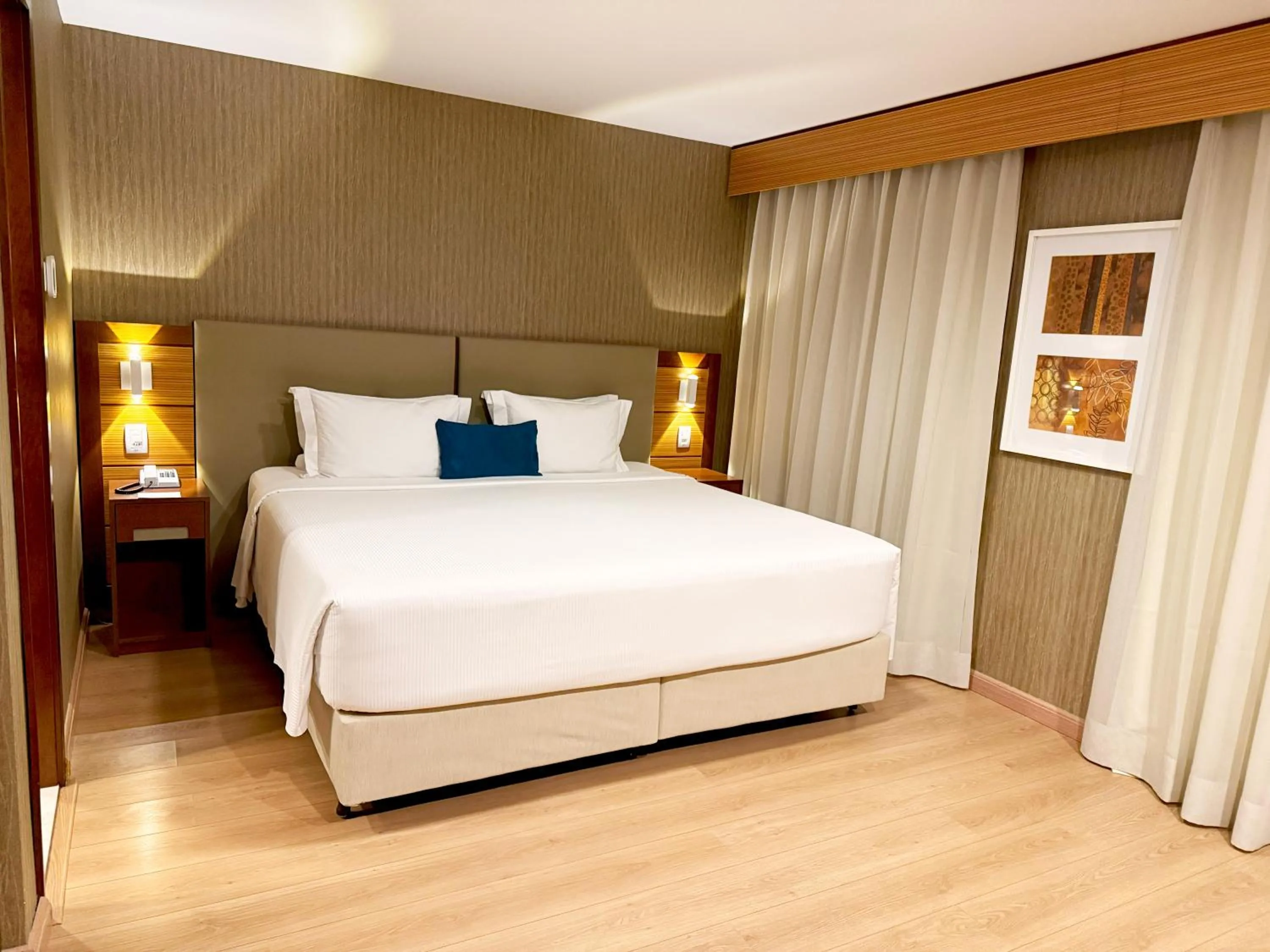 Bed in Wyndham Sao Paulo Ibirapuera Convention Plaza