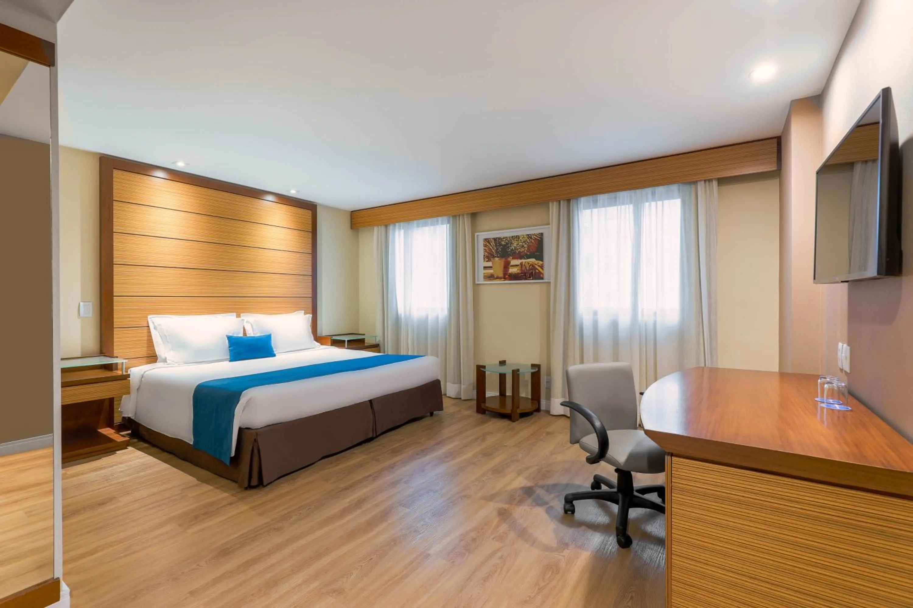 Bed in Wyndham Sao Paulo Ibirapuera Convention Plaza