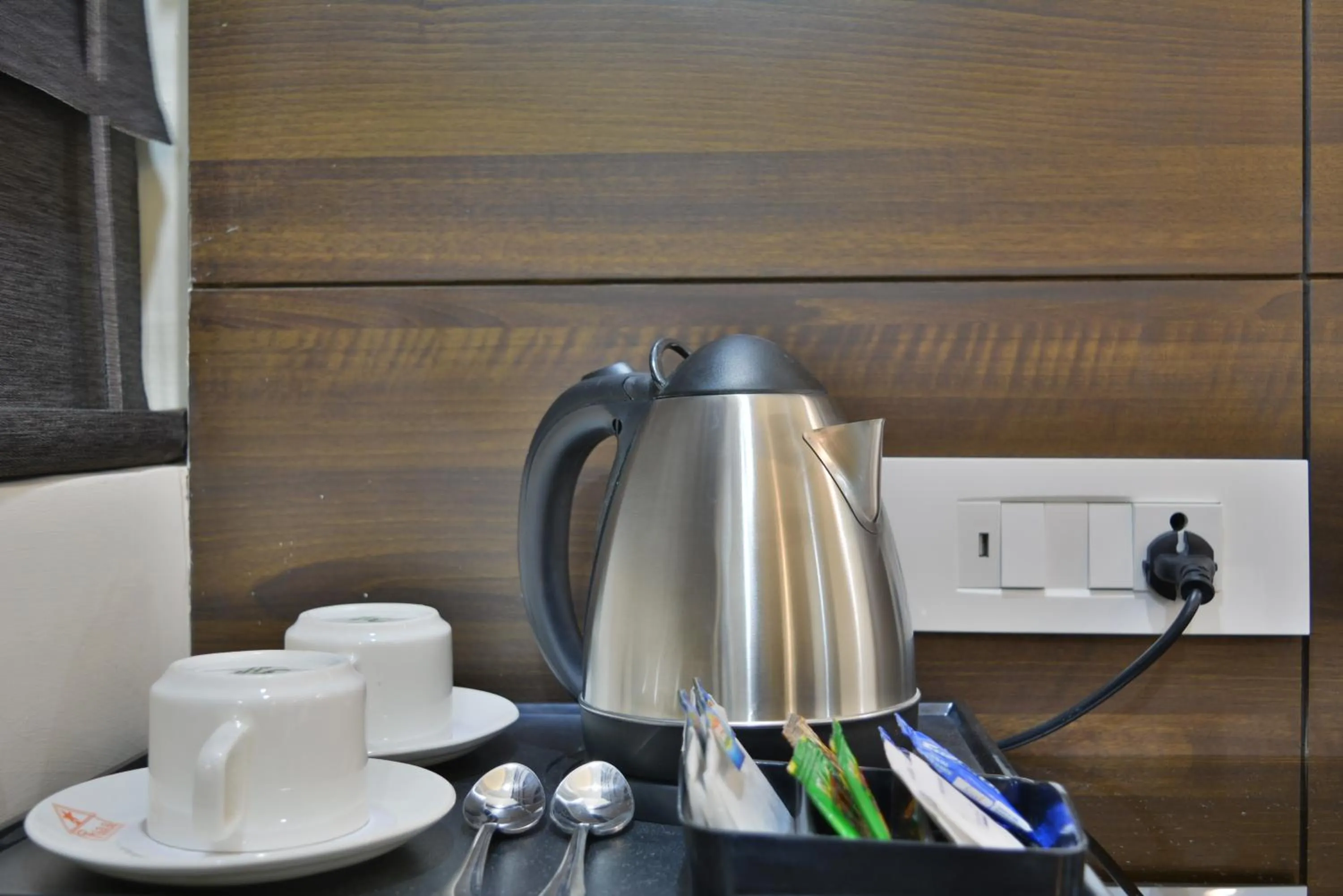 Coffee/tea facilities in Hotel Tara Palace Redfort