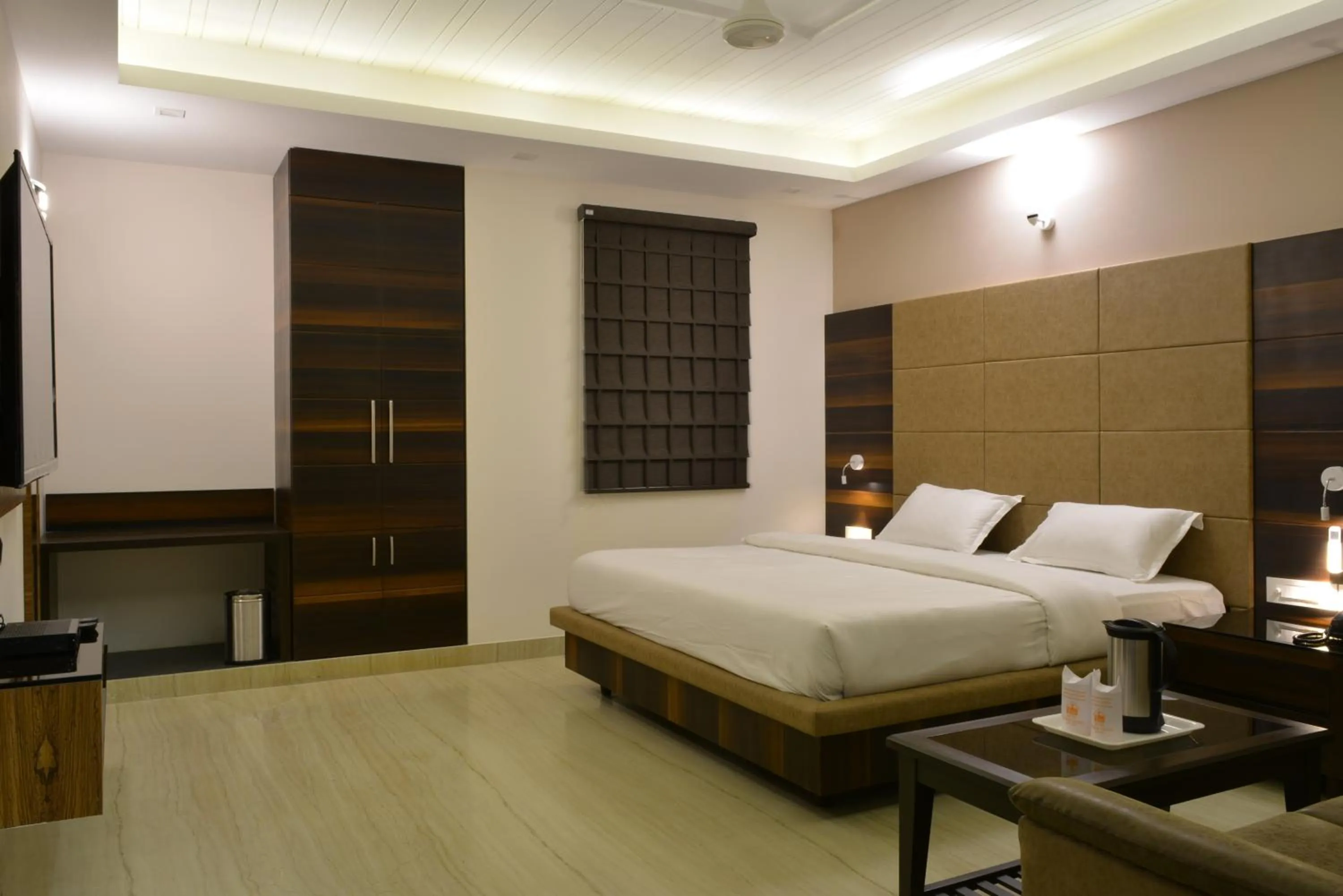 Photo of the whole room, Bed in Hotel Tara Palace Redfort
