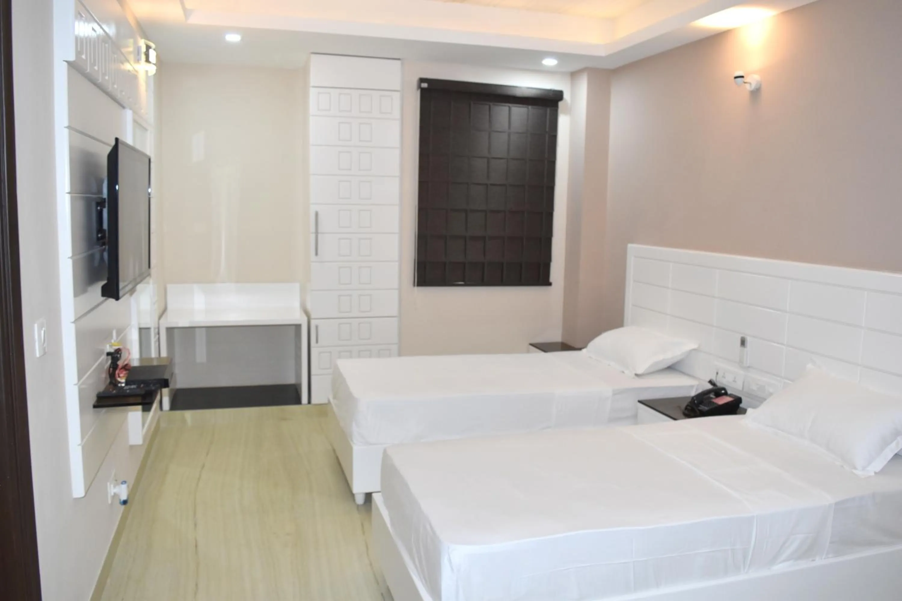 Photo of the whole room, Bed in Hotel Tara Palace Redfort