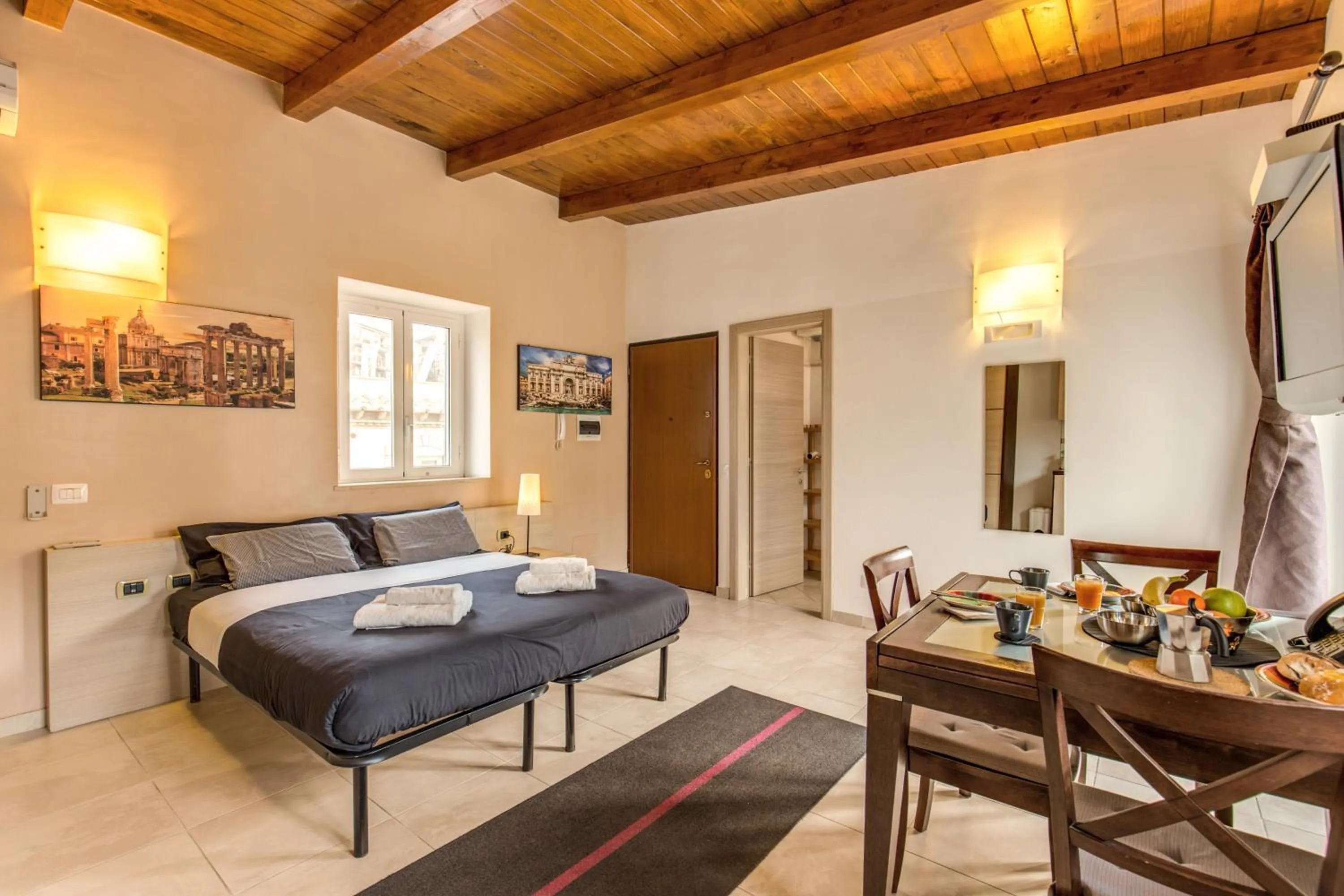 Photo of the whole room in Aurelia Vatican Apartments