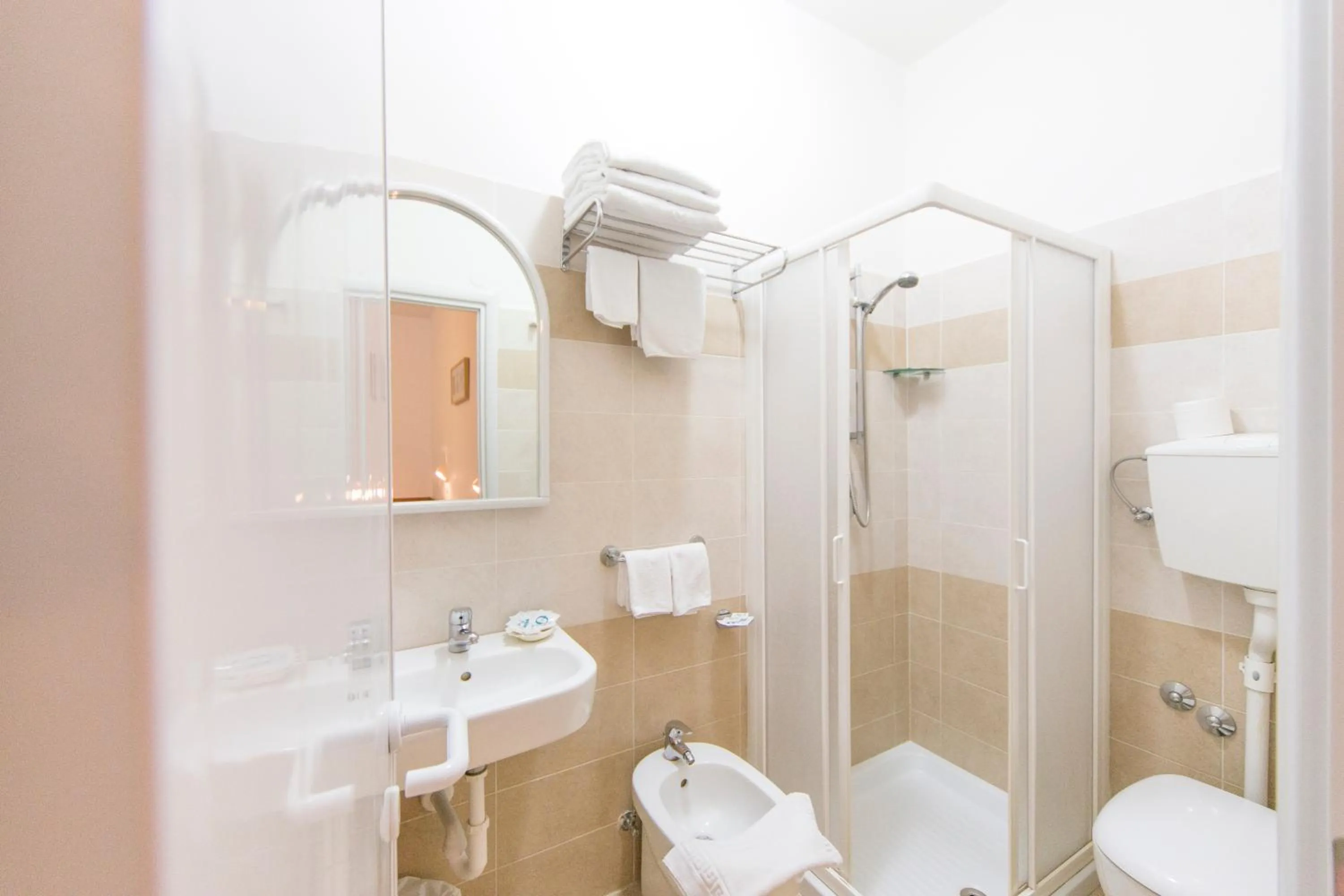 Shower in Ciccio Hotel