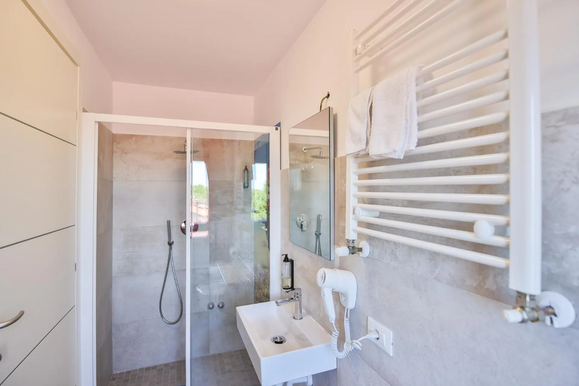 Bathroom in Ciccio Hotel