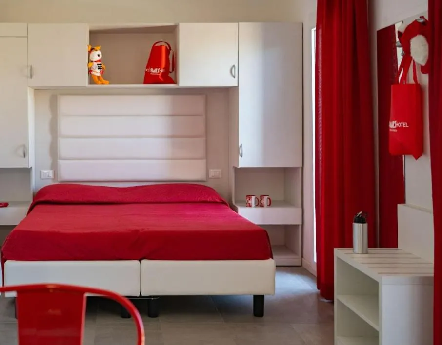 Bedroom, Bed in Ciccio Hotel