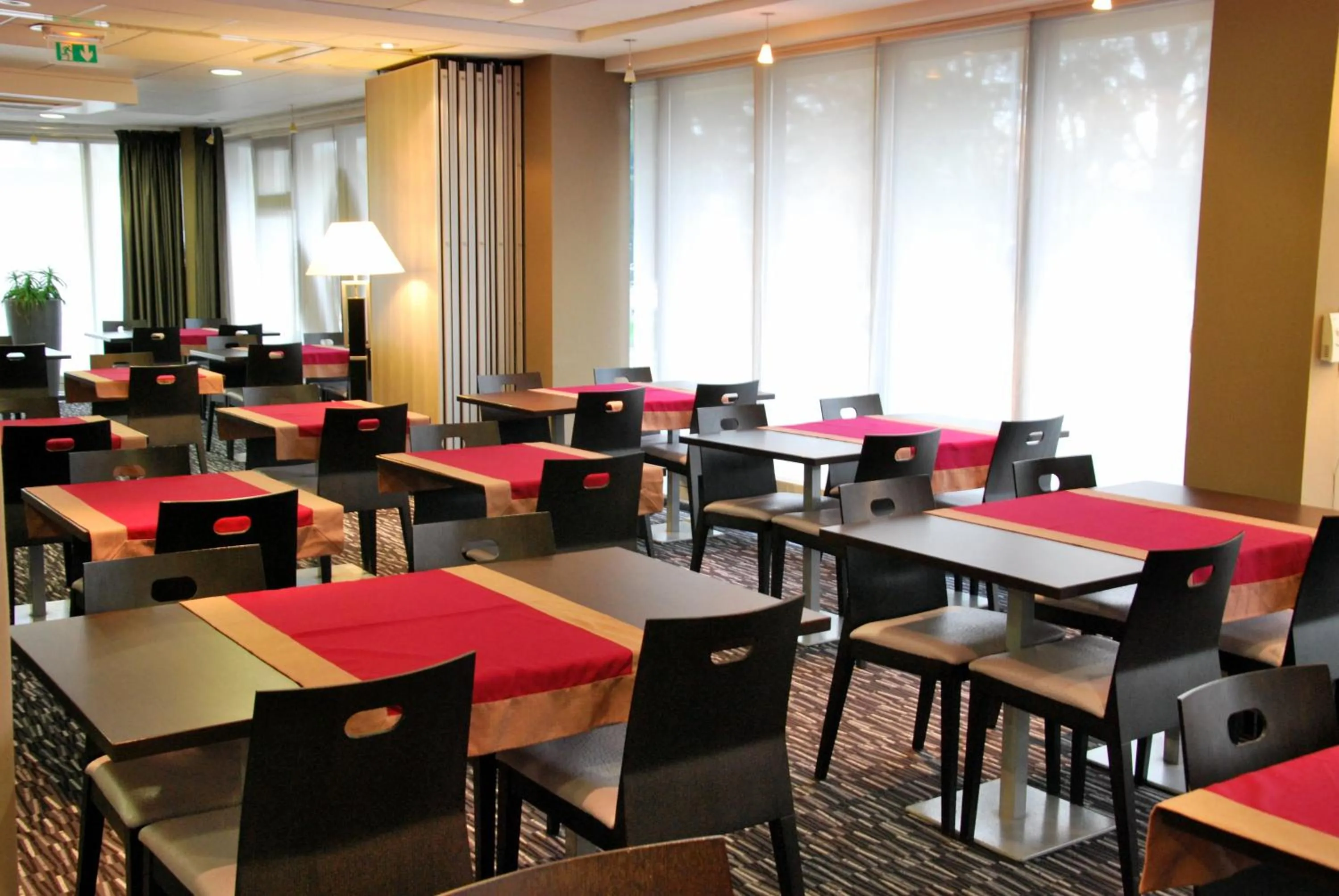Restaurant/Places to Eat in The Originals Boutique, Park Hôtel, Cholet (Qualys-Hotel)