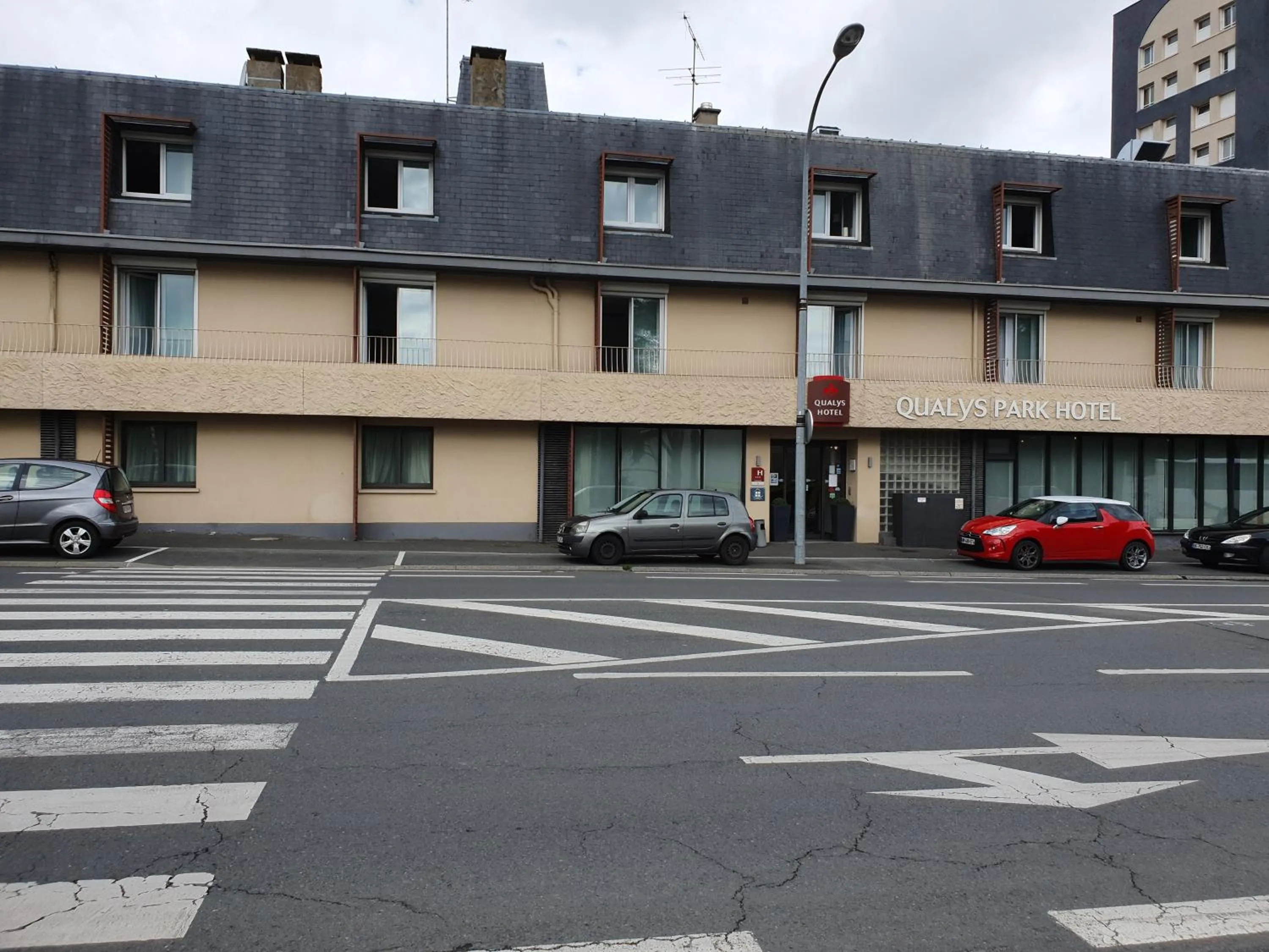Property Building in The Originals Boutique, Park Hôtel, Cholet (Qualys-Hotel)