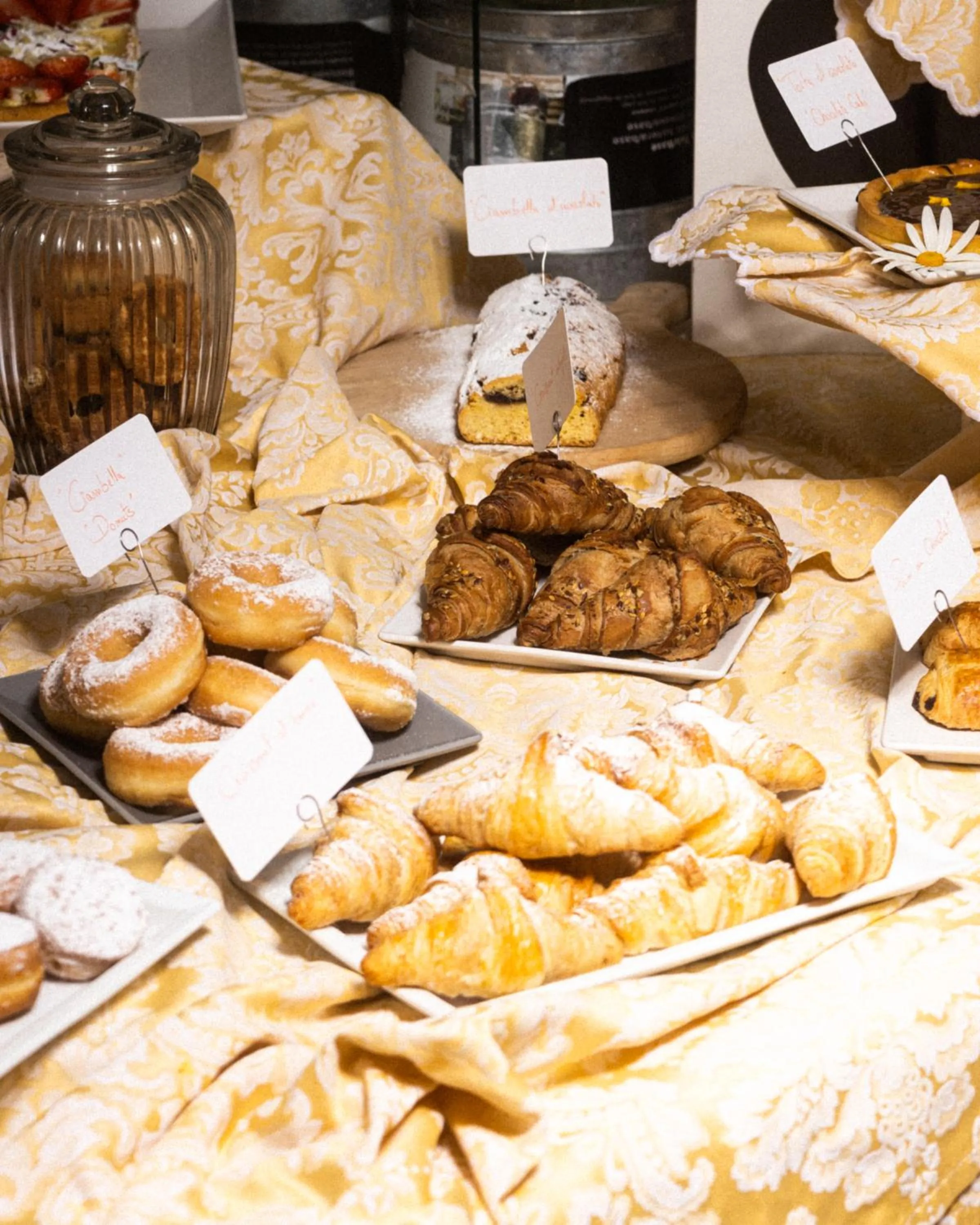 Food in Hotel River fronte mare con piscina