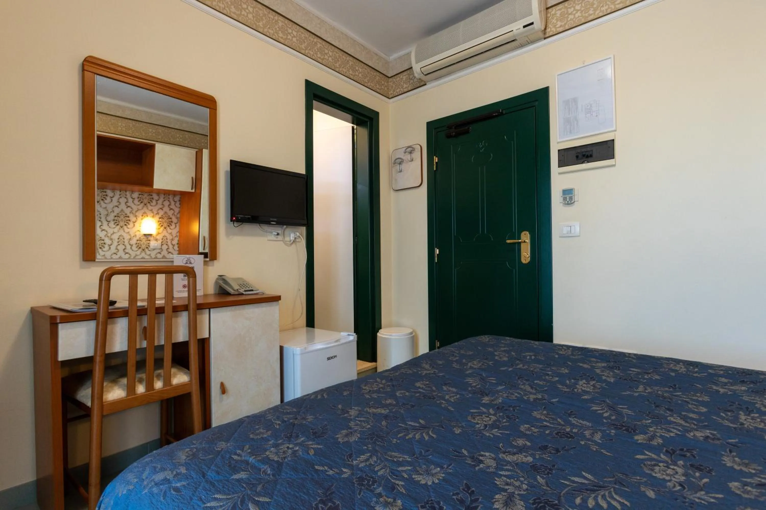 Bed in Hotel River fronte mare con piscina