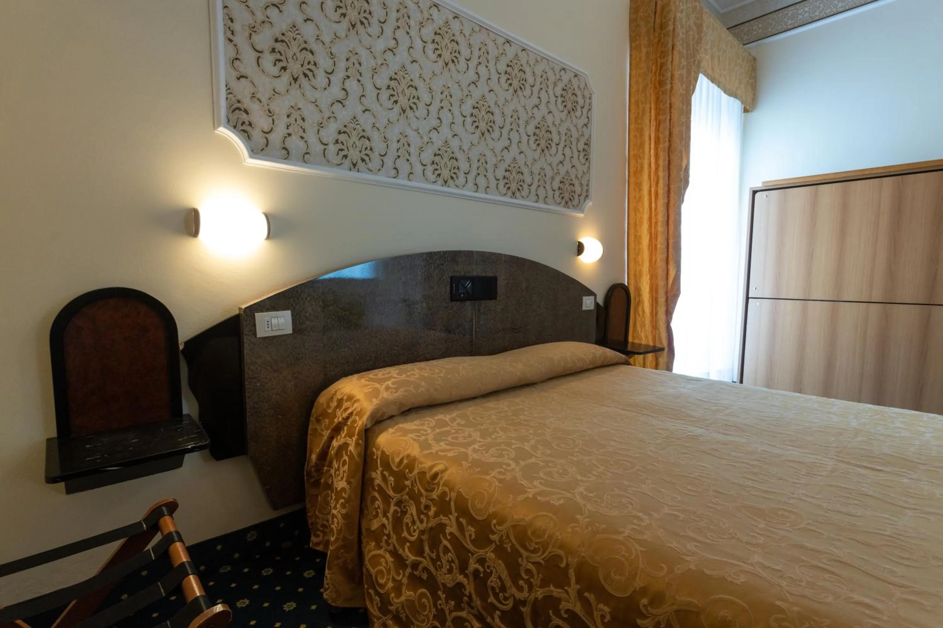 Bed in Hotel River fronte mare con piscina