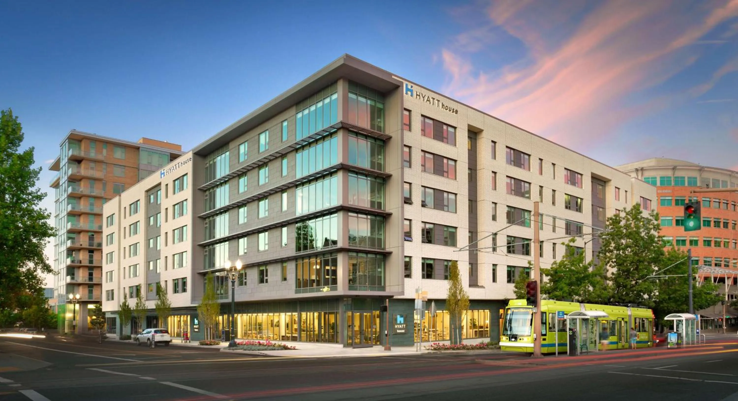 Property building in Hyatt House Portland / Downtown