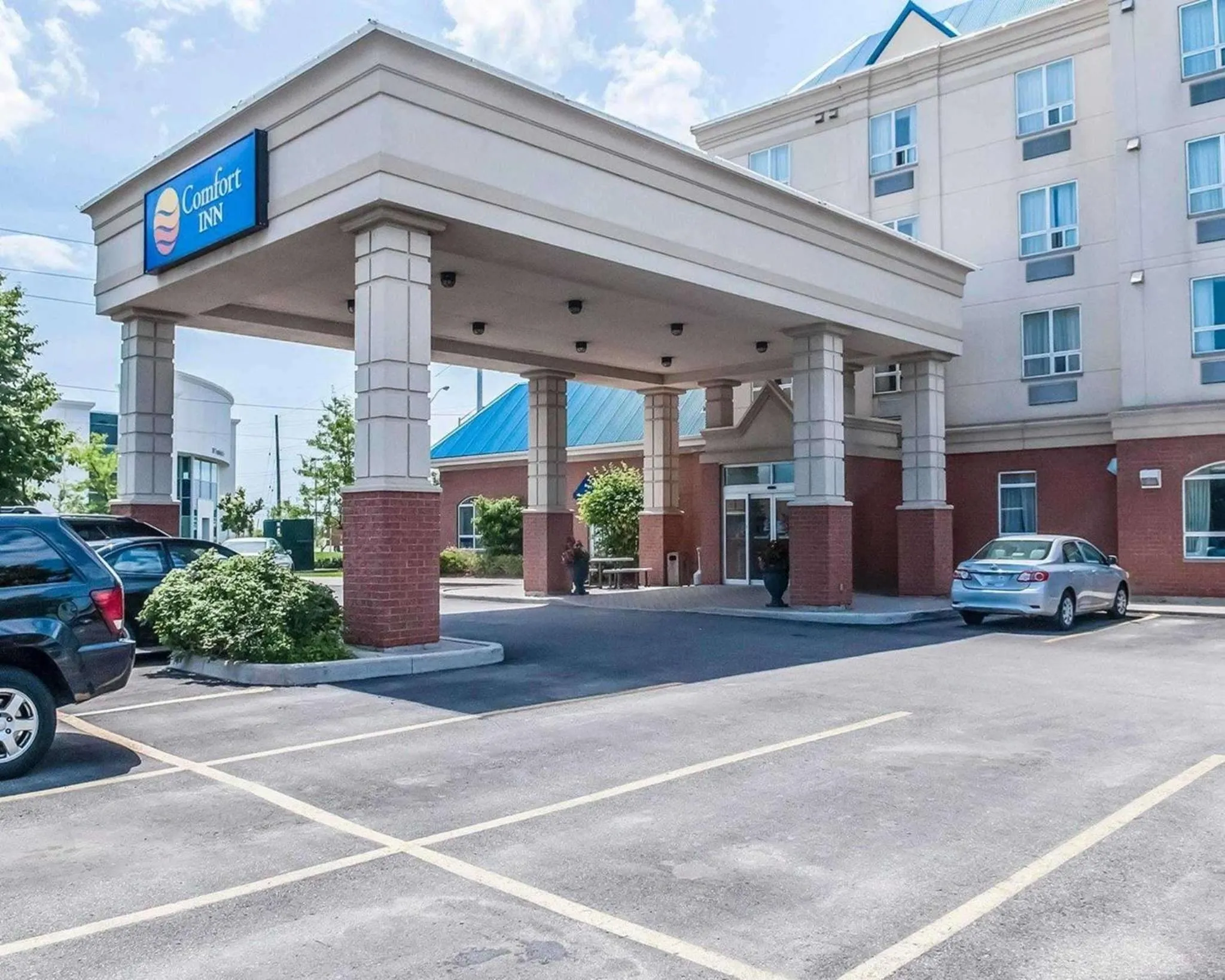 Property building in Comfort Inn
