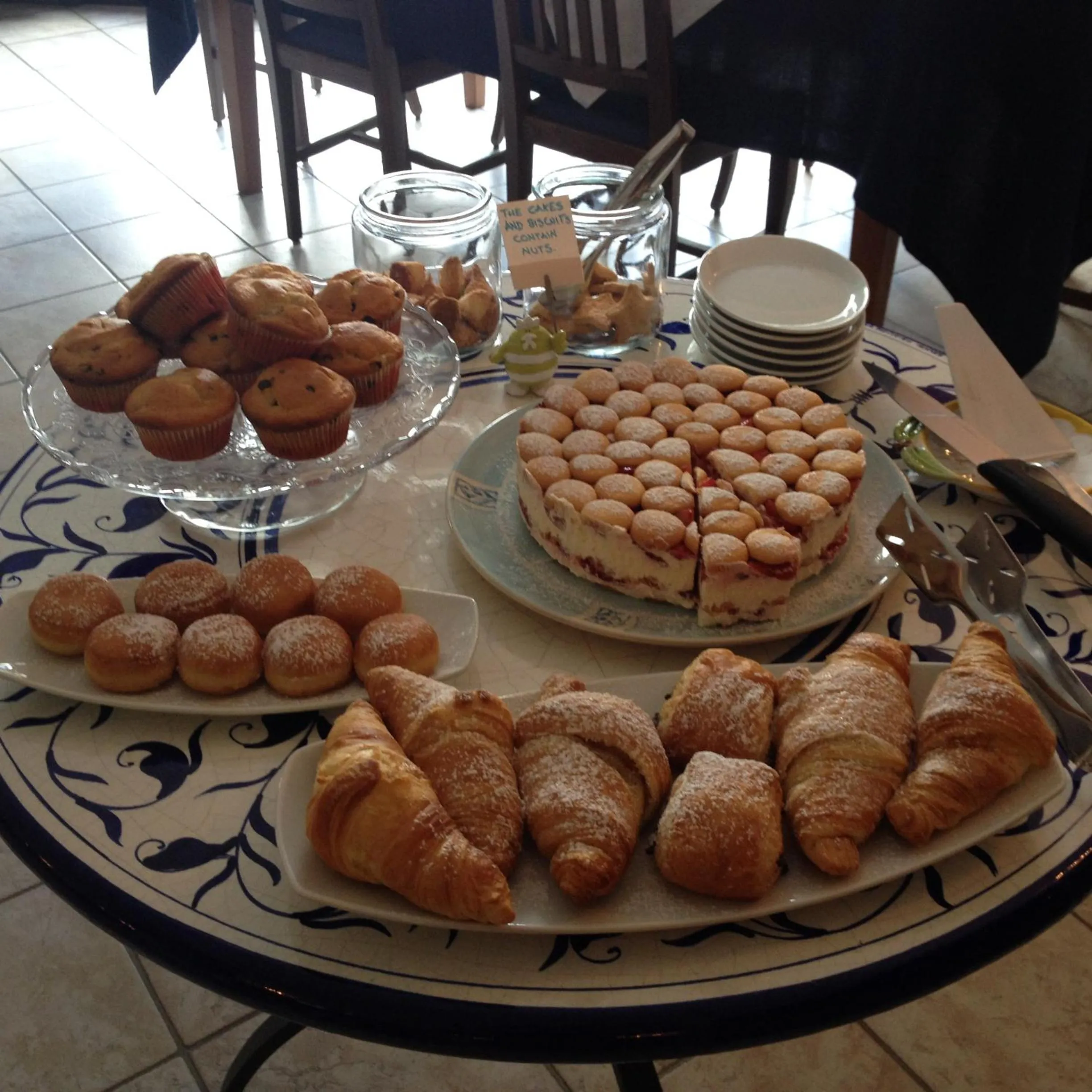 Buffet breakfast in Residence Alesi