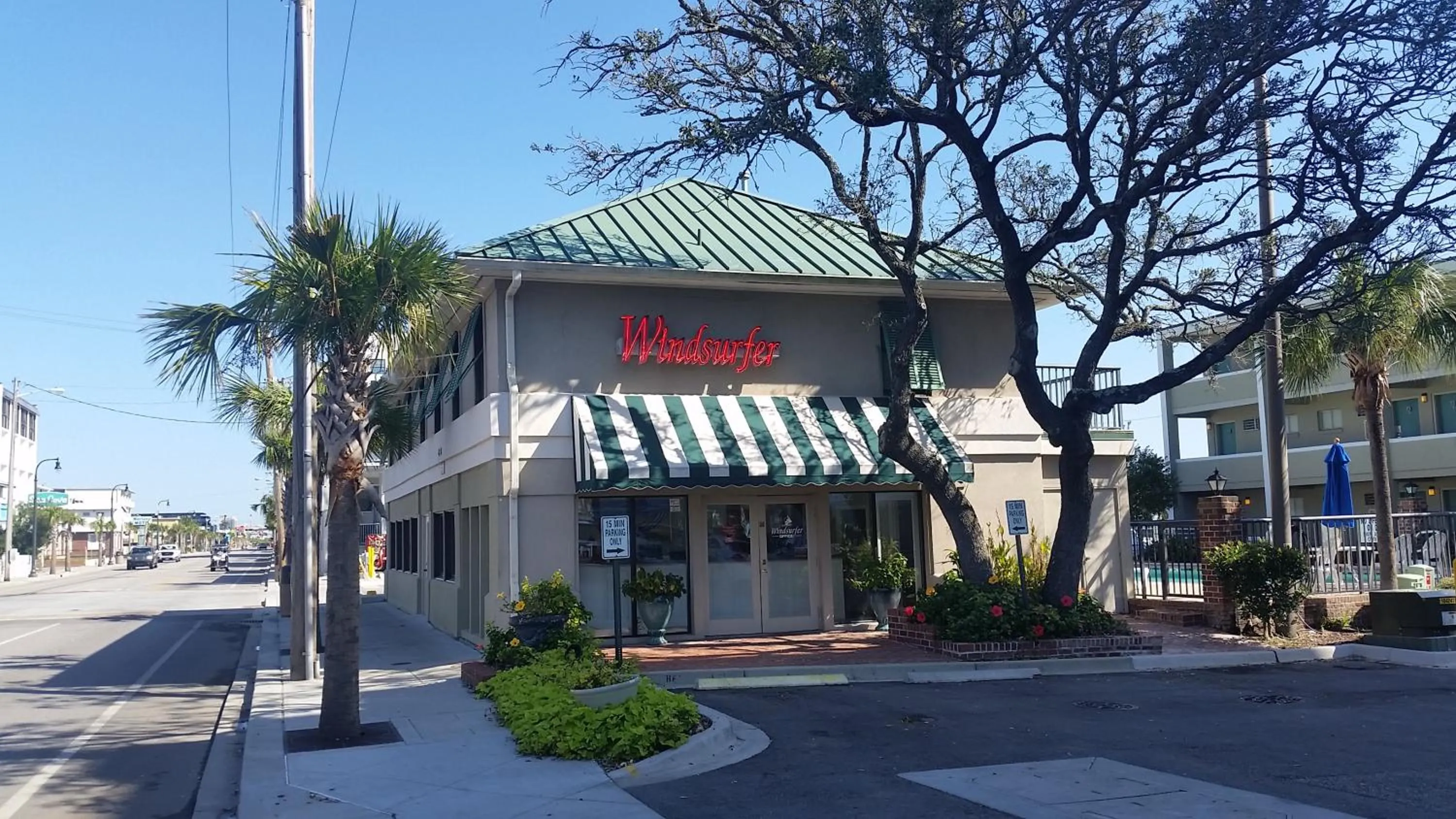 Facade/entrance in Windsurfer Hotel