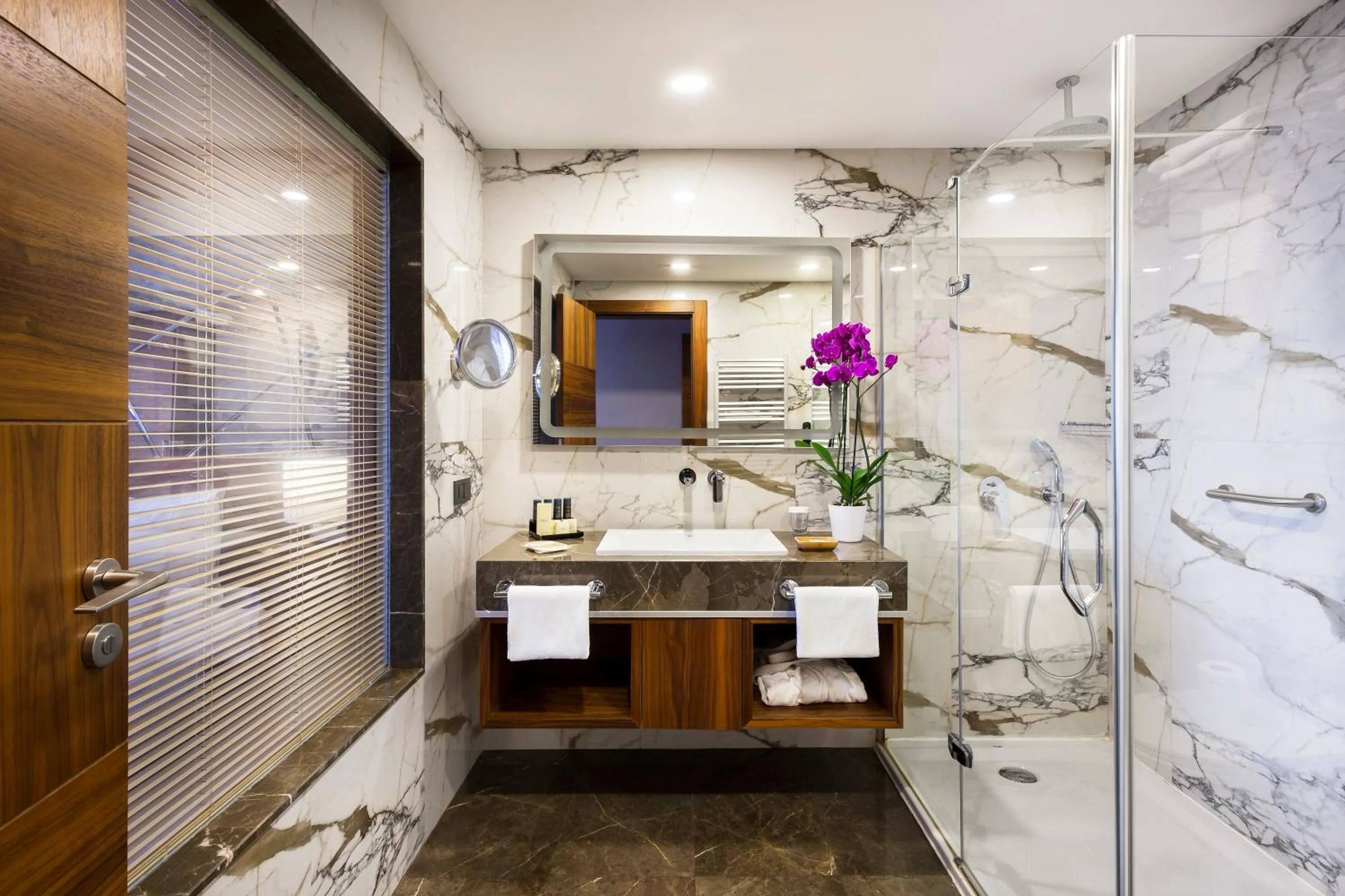 Bathroom in Artur Hotel