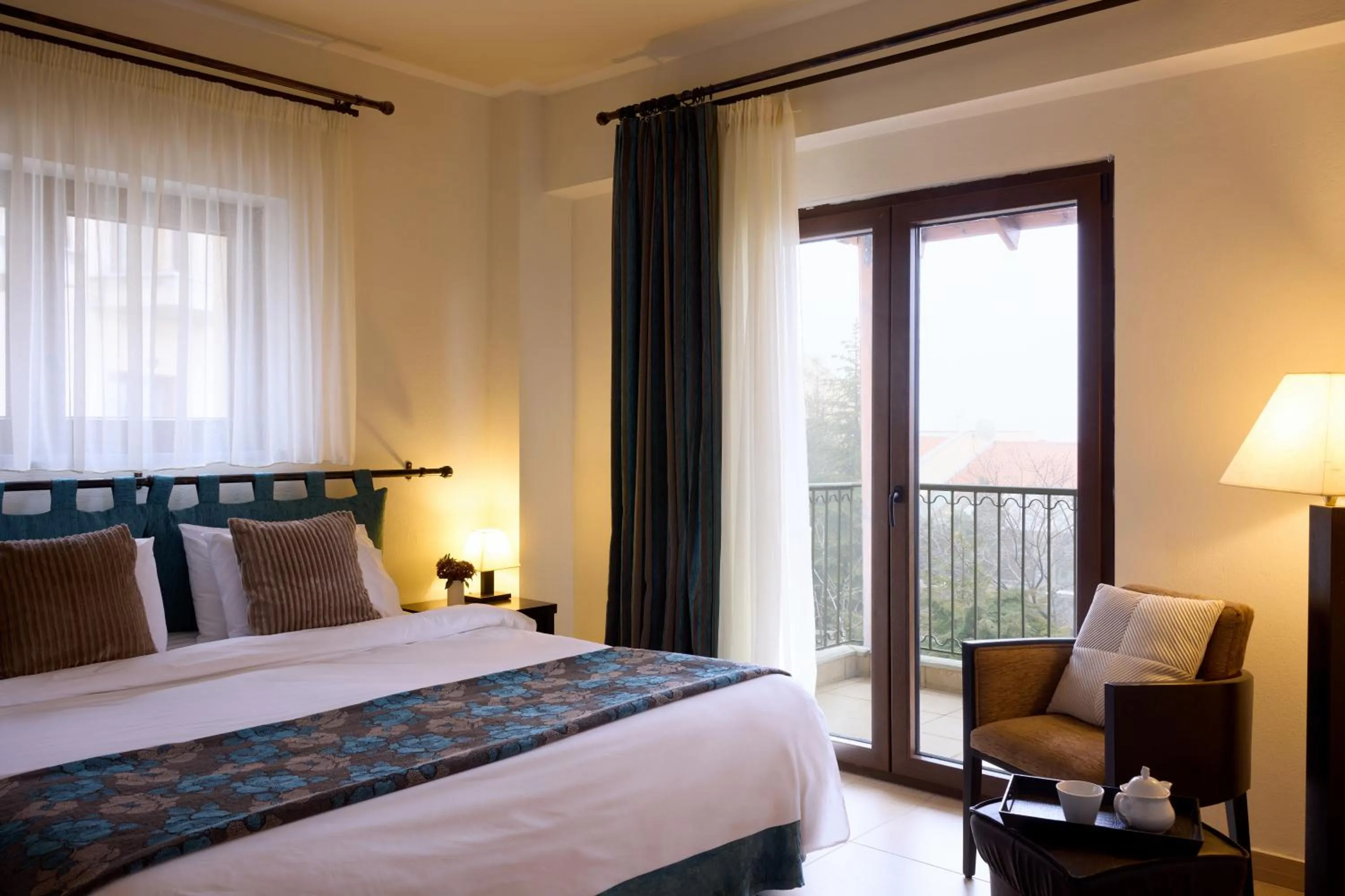 Bed in Domotel Neve Mountain Resort