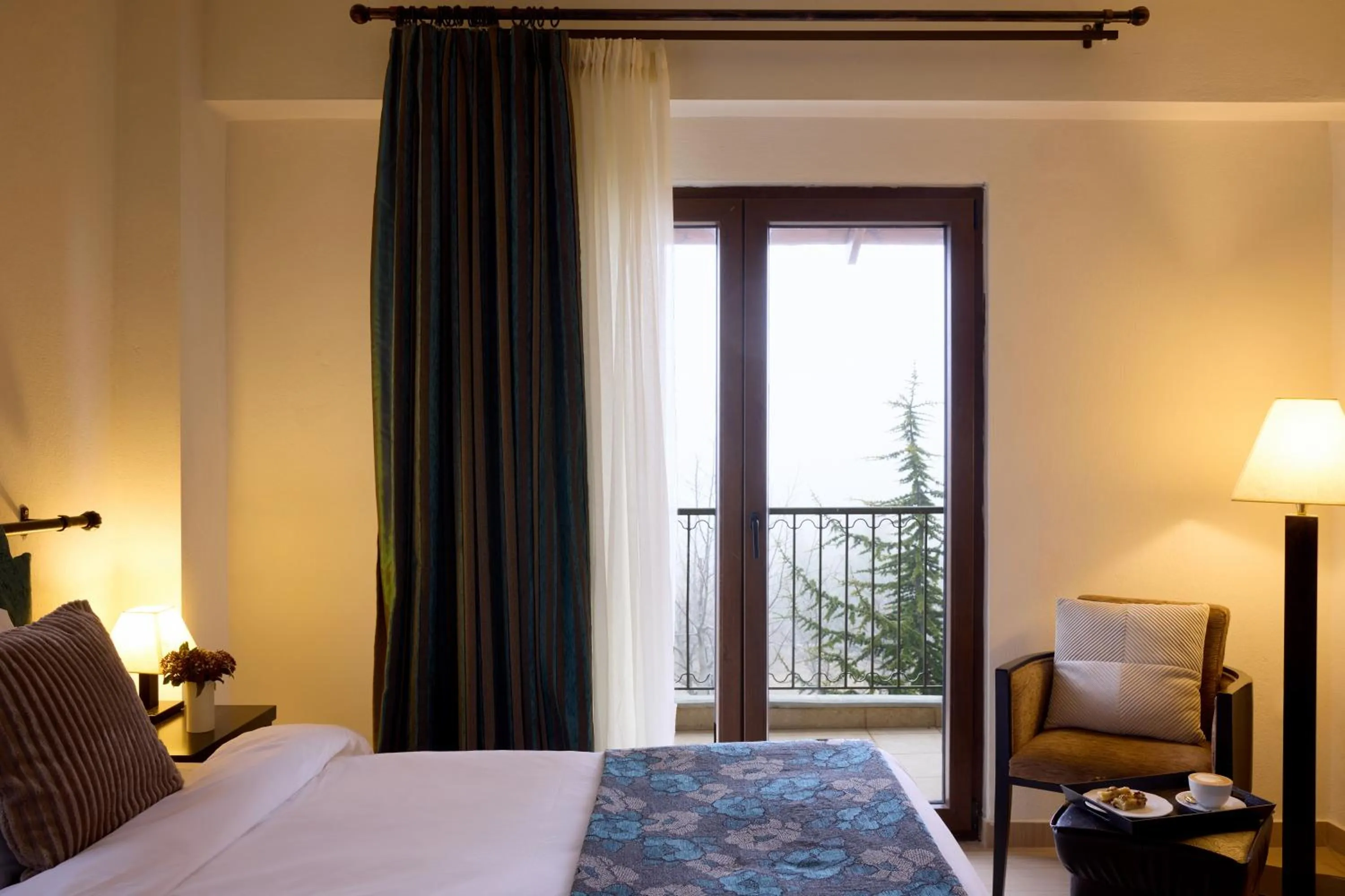 Bed in Domotel Neve Mountain Resort