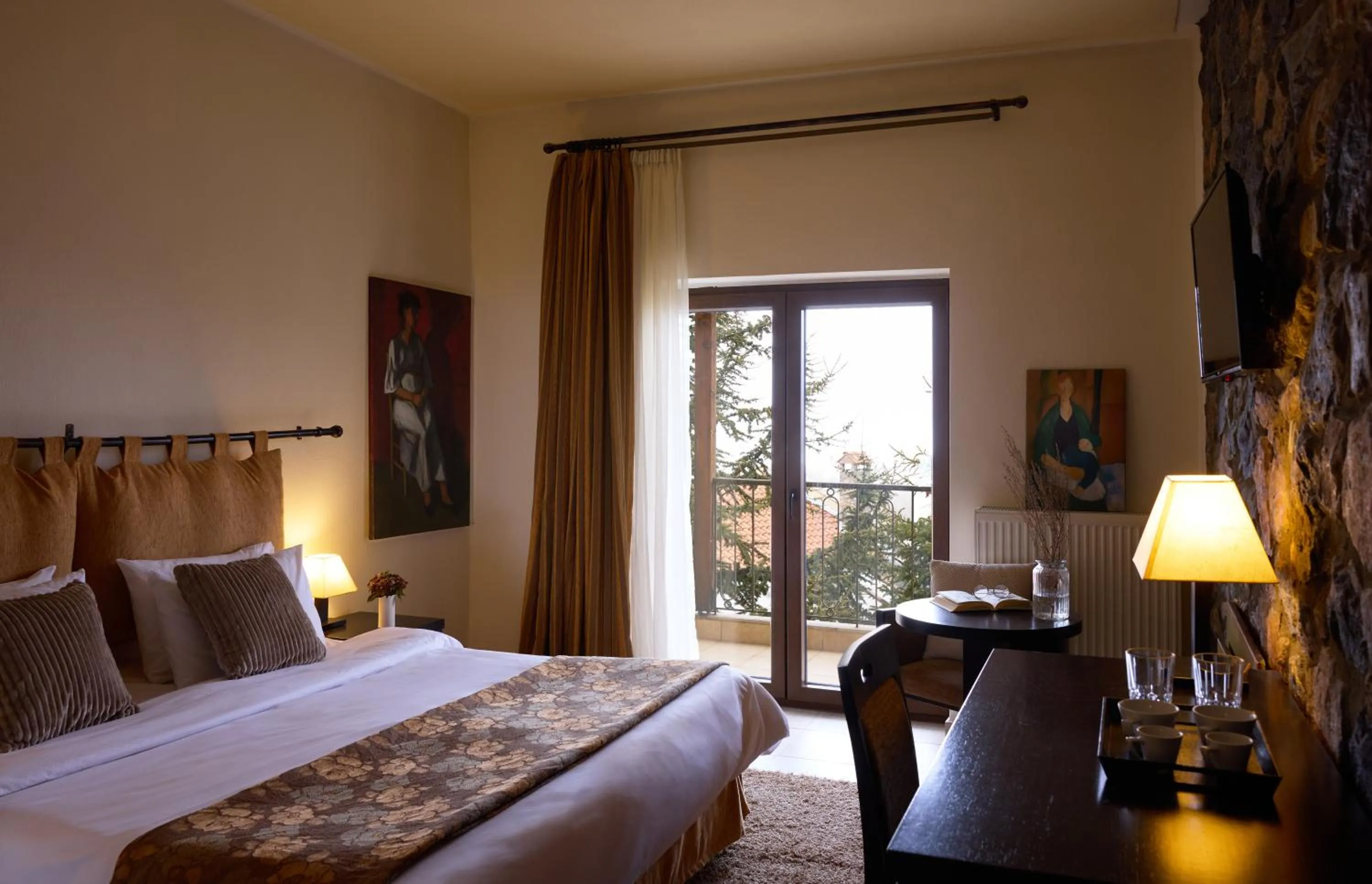 Bed in Domotel Neve Mountain Resort