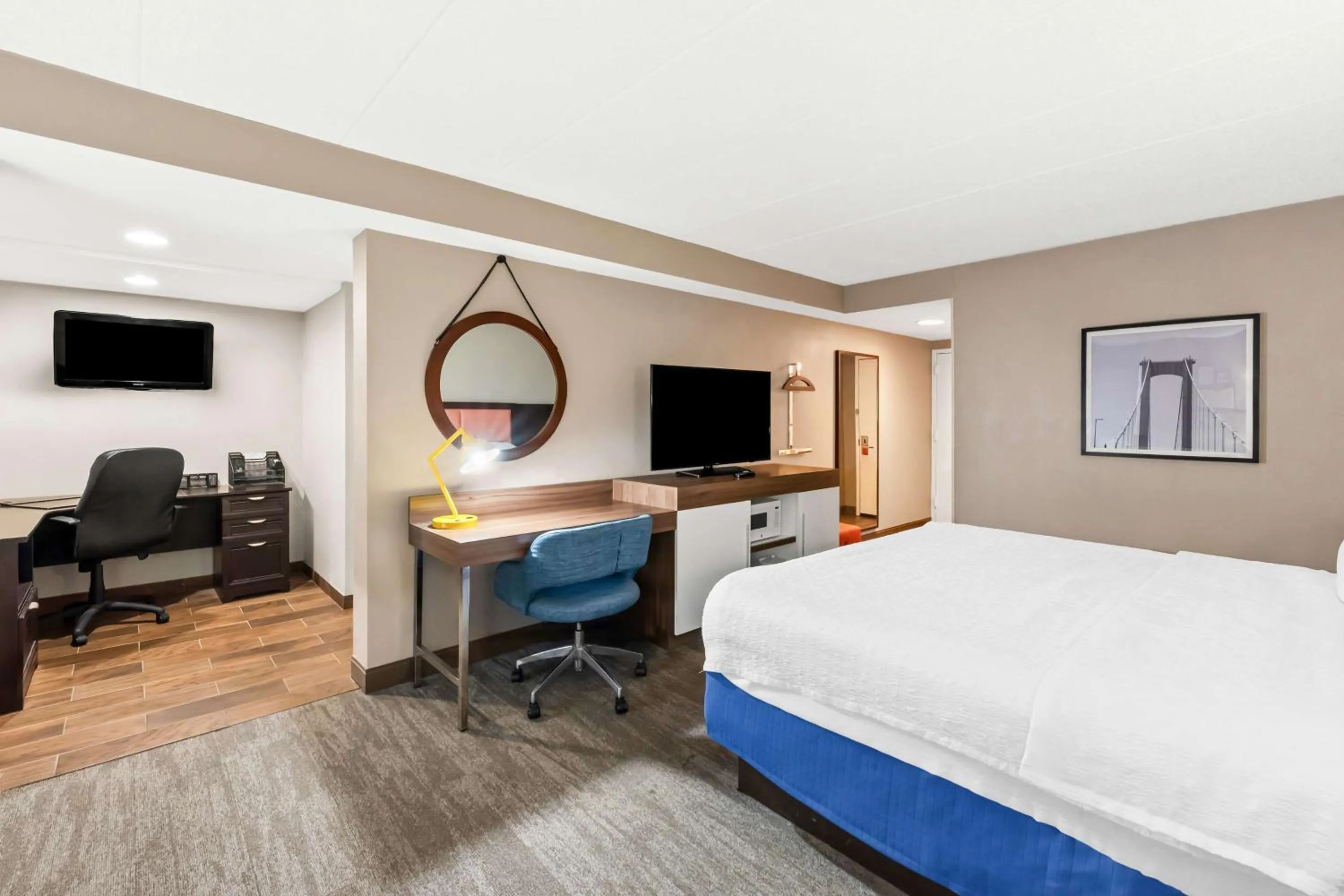 Bedroom, Bed in Hampton Inn Pennsville