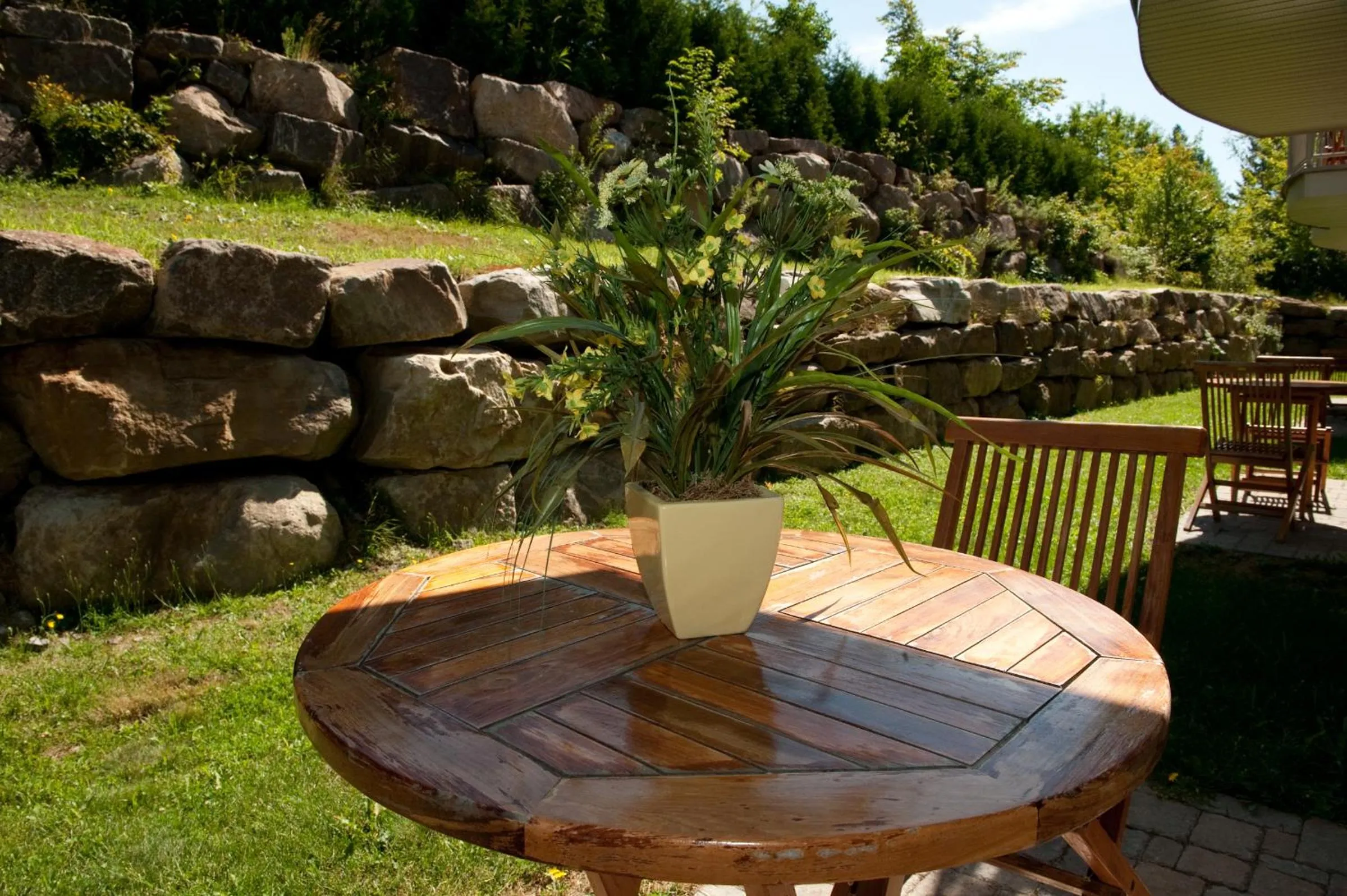 Patio in Hotel St-Sauveur
